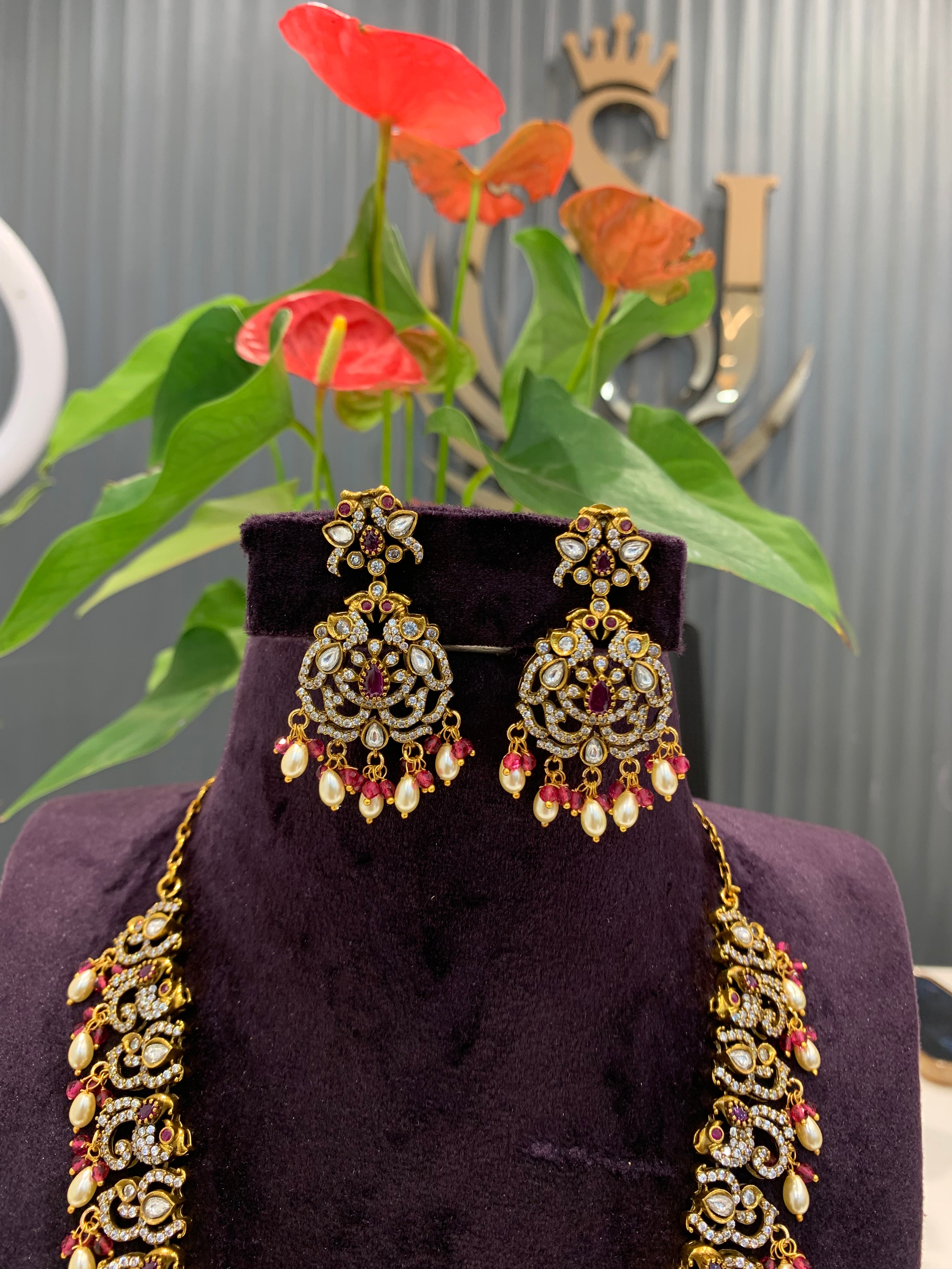 Beautiful mehandhi polish customised necklace