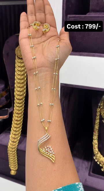 Beautiful pendant with fancy chain