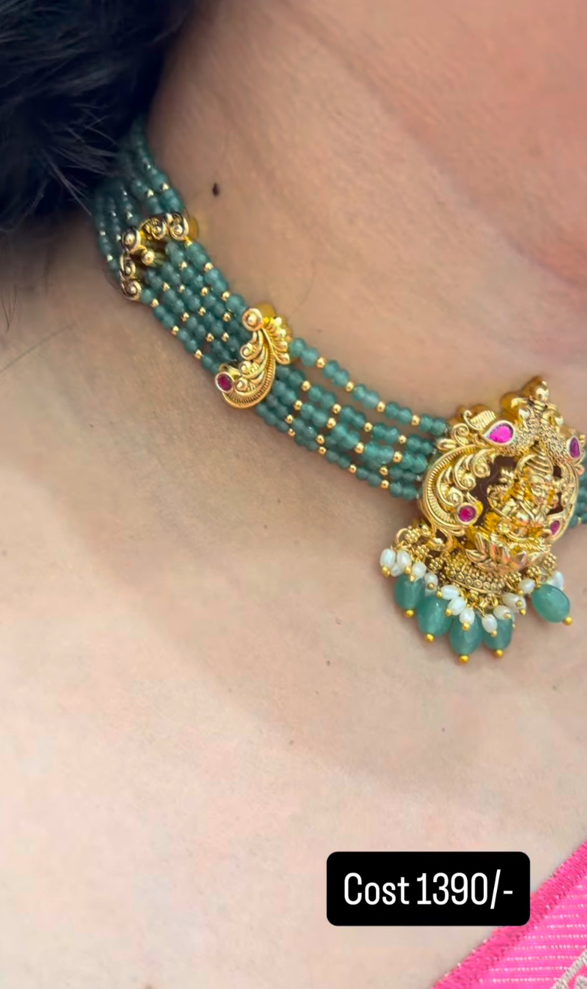 Beautiful customised chocker set