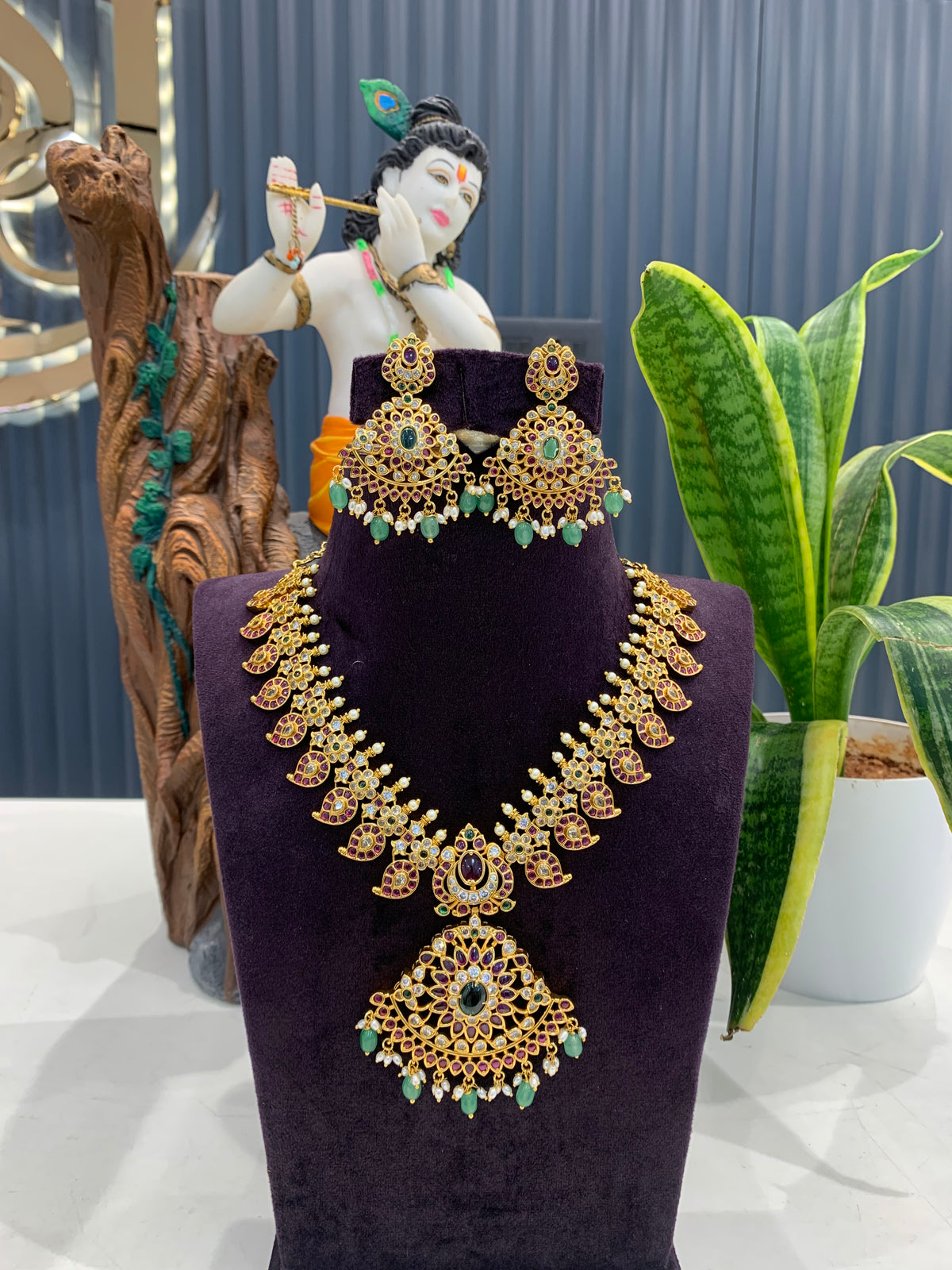 Beautiful mango style necklace