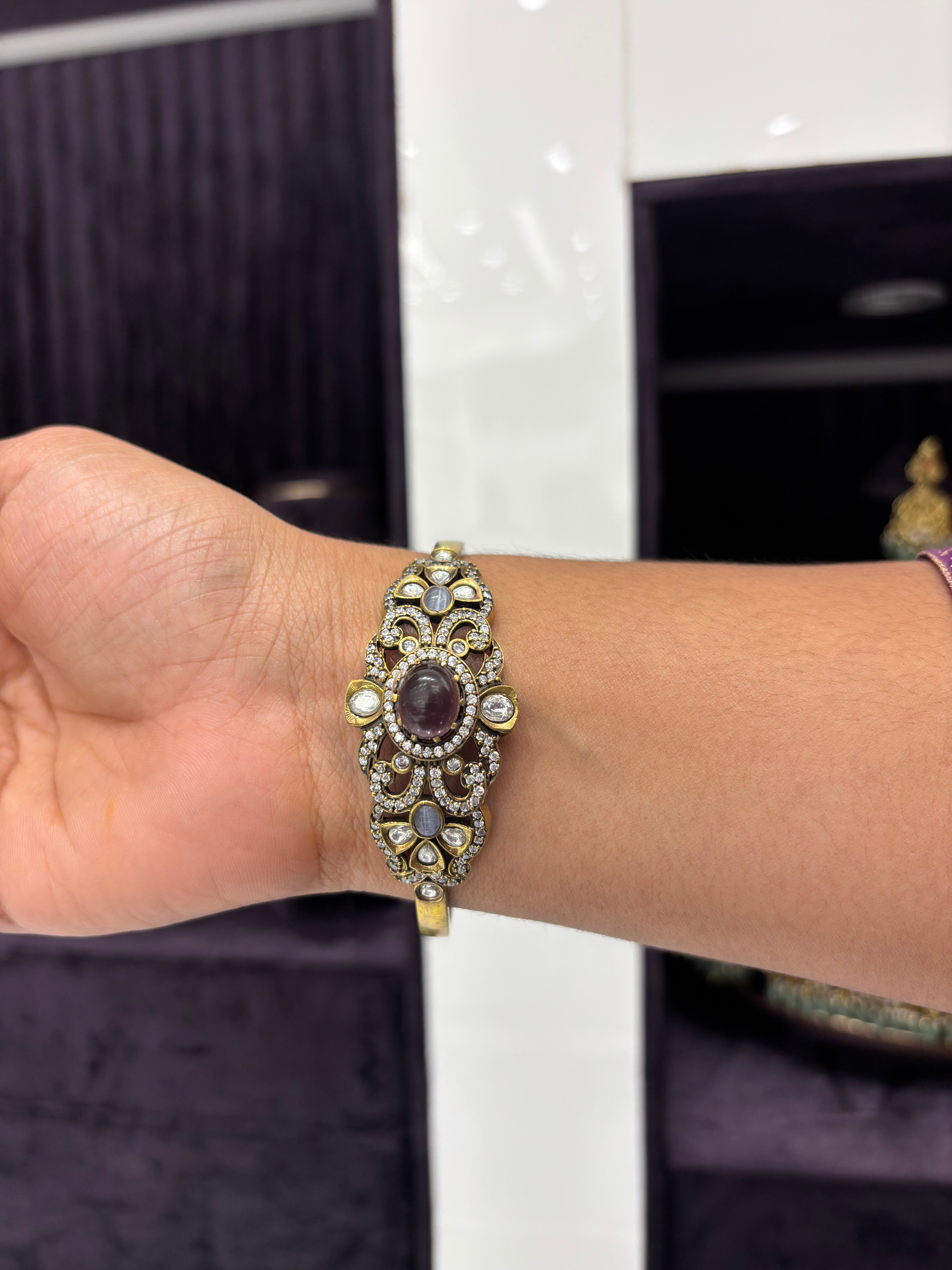 Kada type bangle with lavender stone (single)