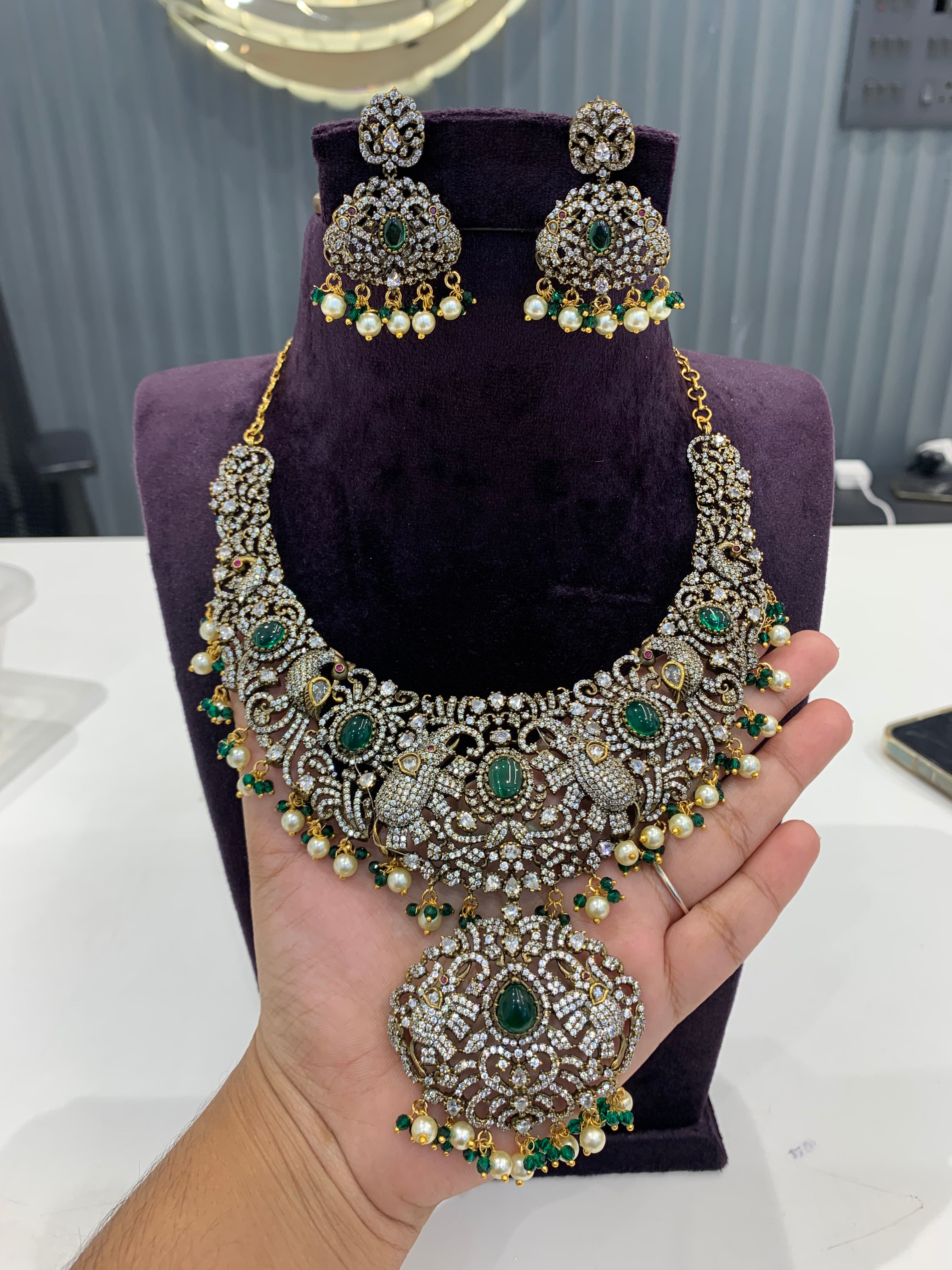 Beautiful neckset