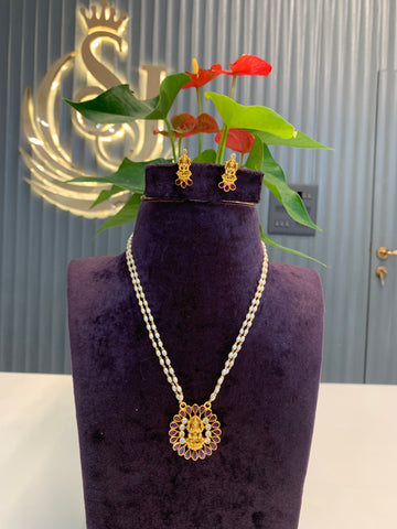 Beautiful pearls set with earrings