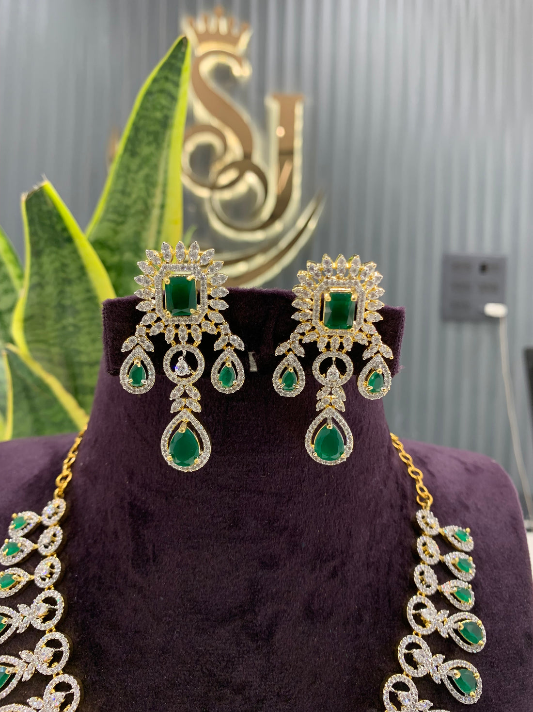 Beautiful GJ neckset