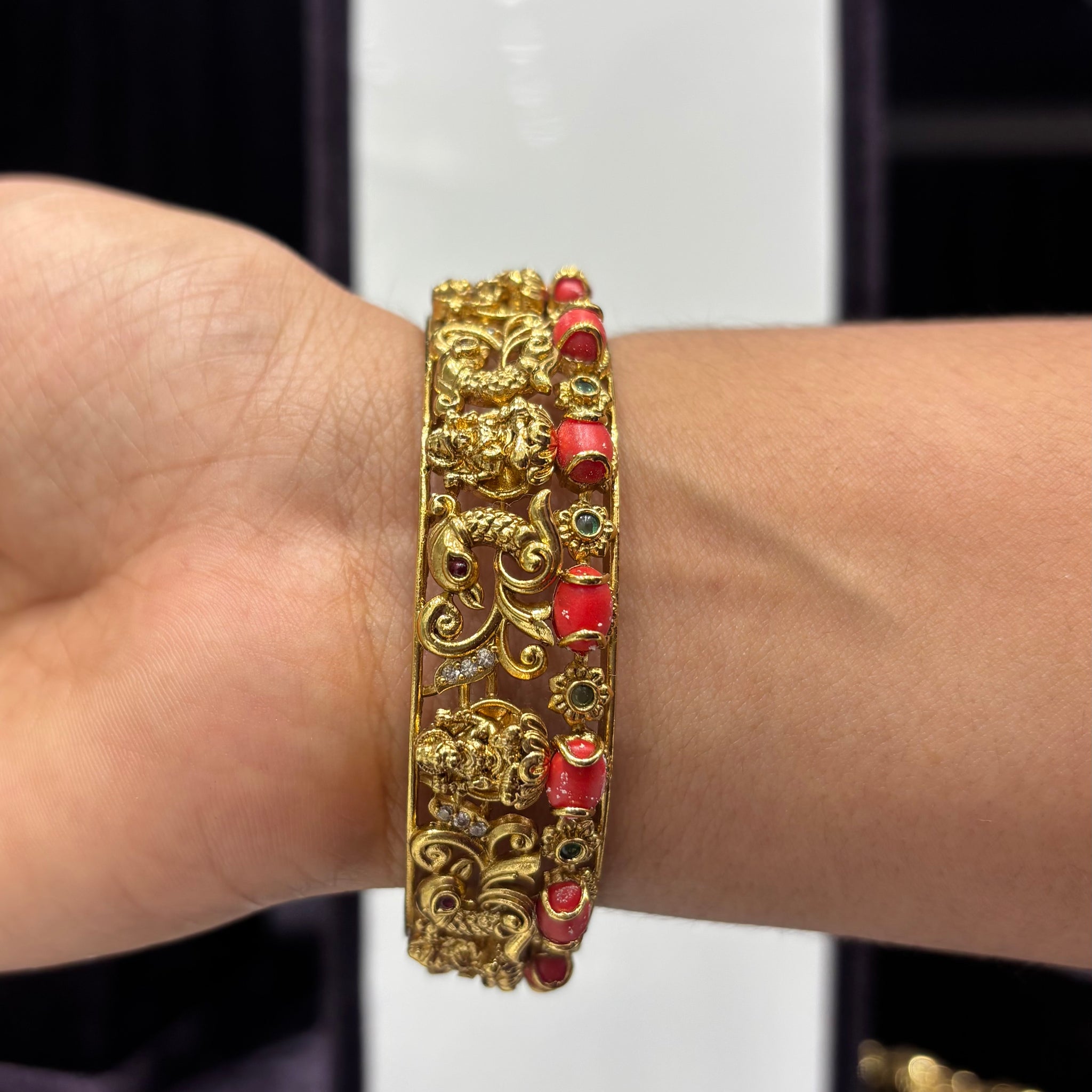 Nakshi bangle with pagadam (single)