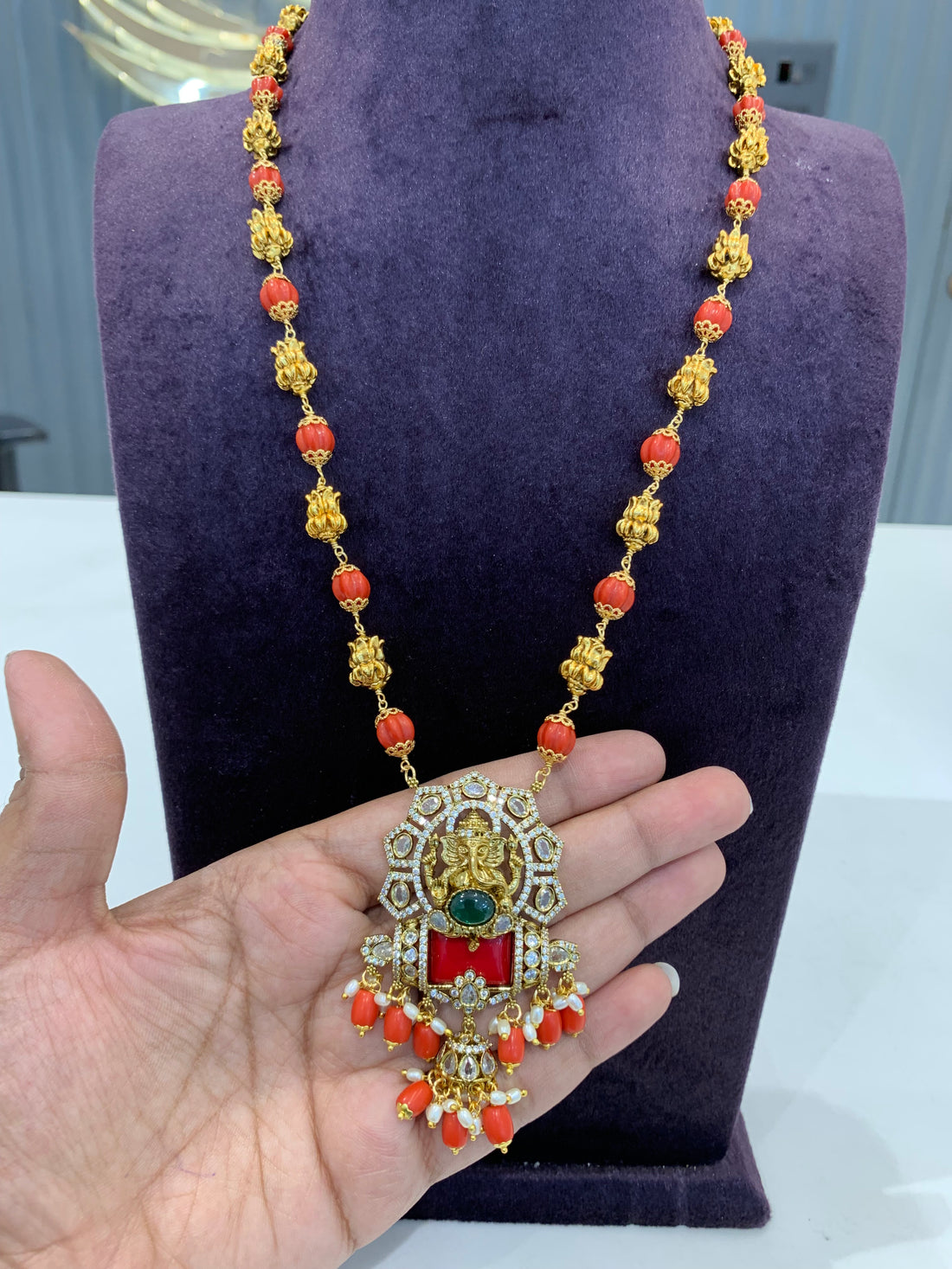 Beautiful Vinayaka Coral set