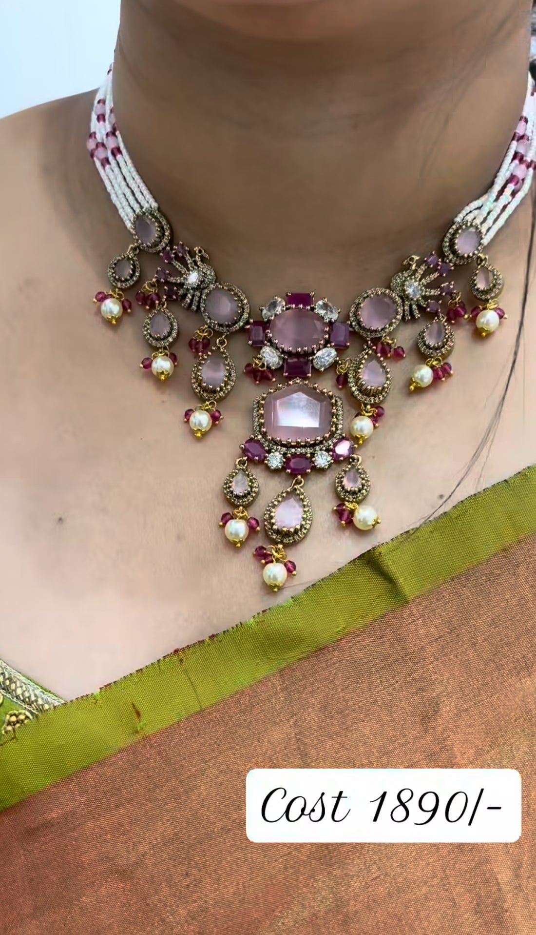 Beautiful pearls set