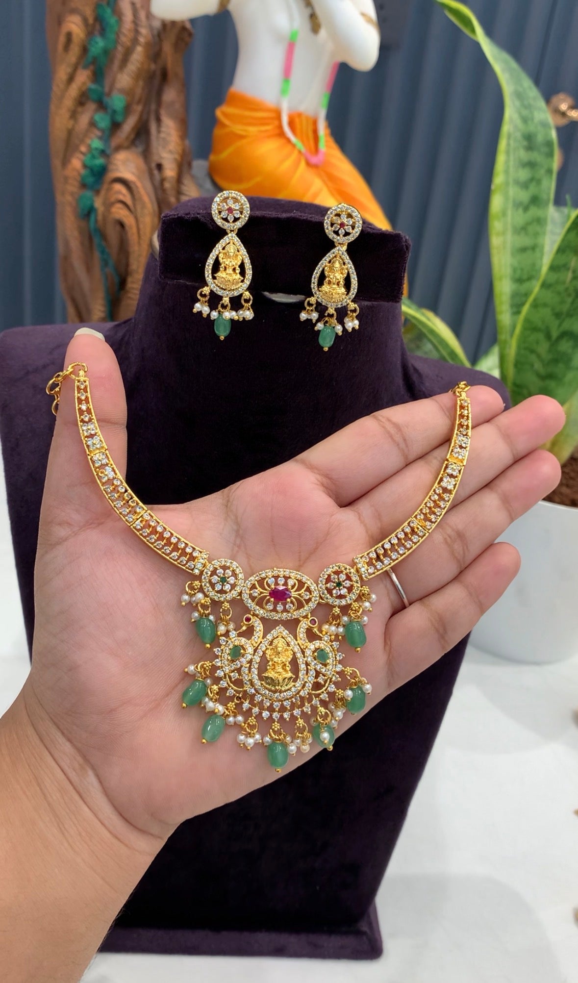 Beautiful kanti style necklace