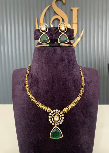 Beautiful celebrity inspire necklace