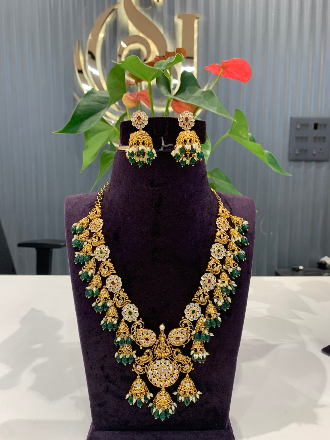 Beautiful nakshi neckset