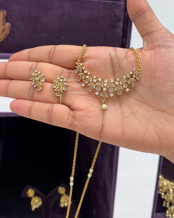 Beautiful Locket With Stylish chain