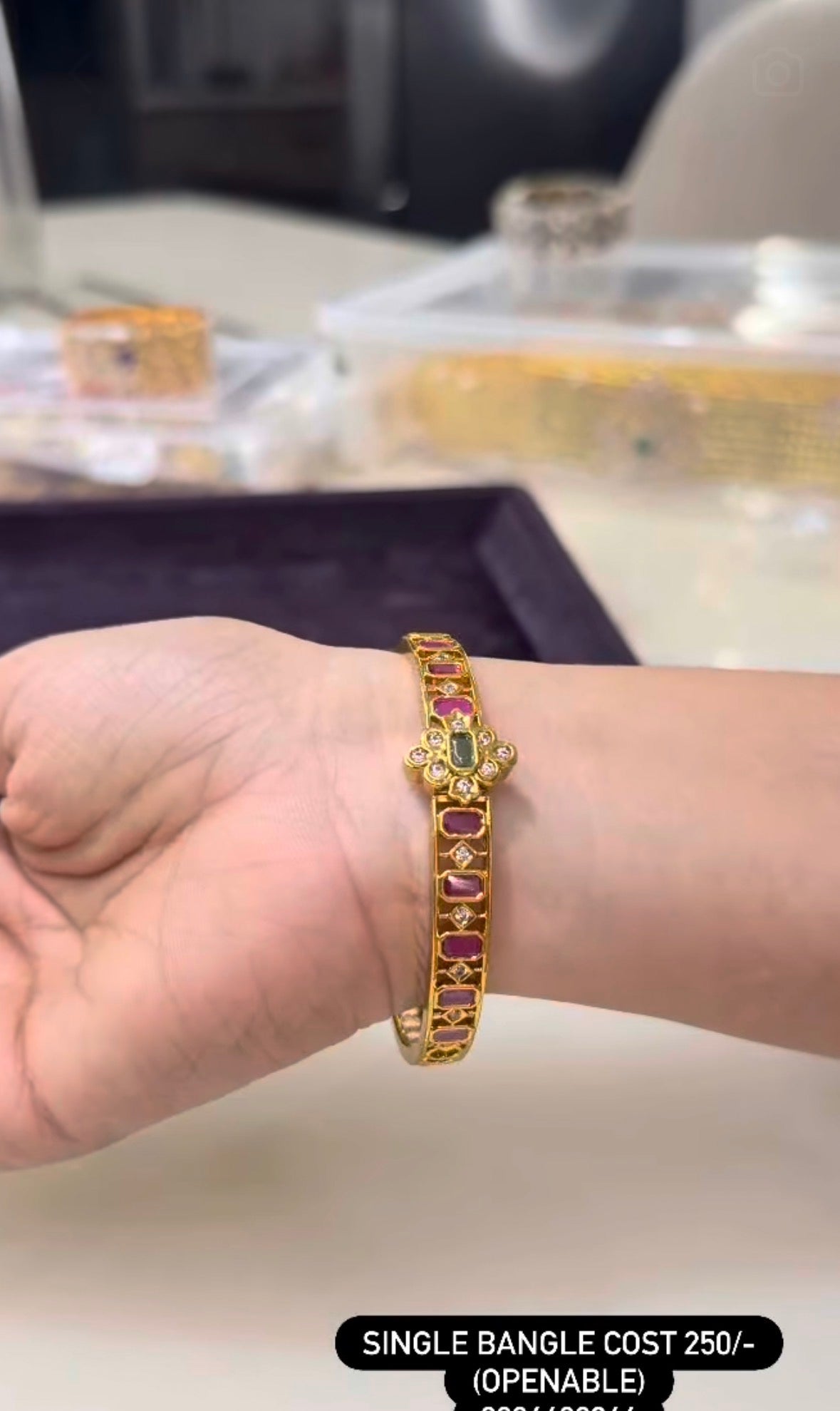 Beautiful openable bangle (single )