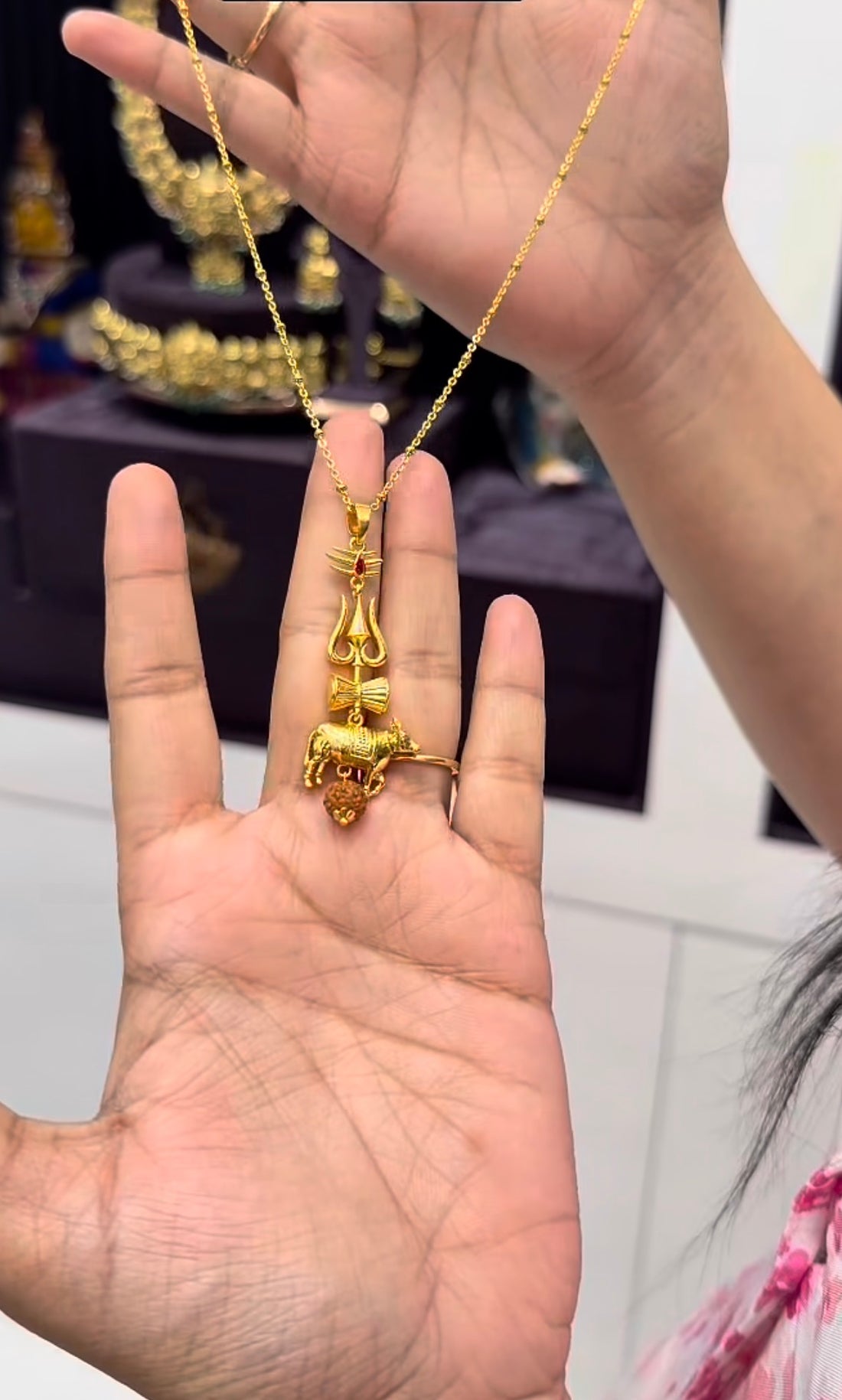 Beautiful customised traditional locket with 18inchs gold replica chain