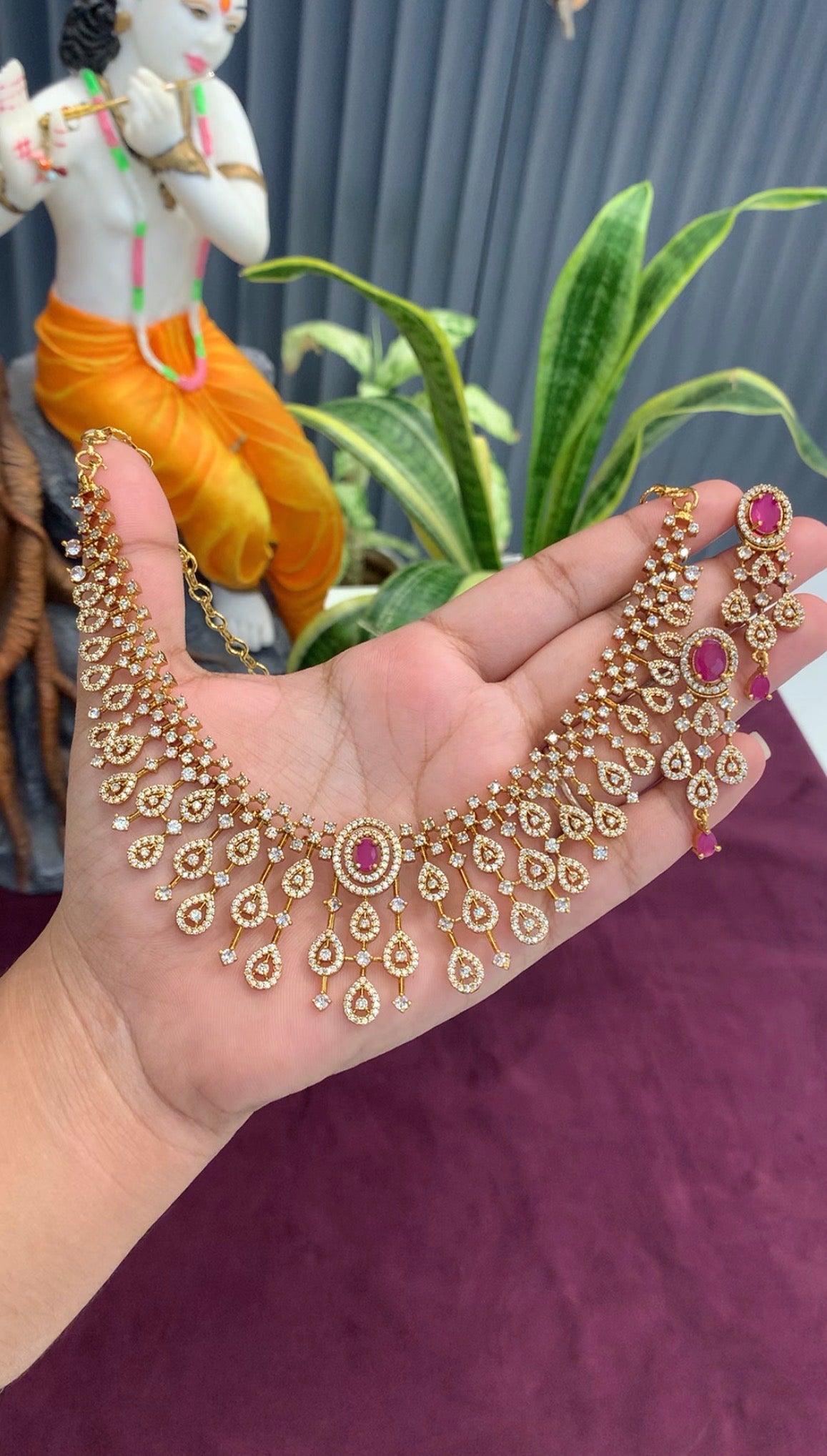 Beautiful party wear necklace @offer price