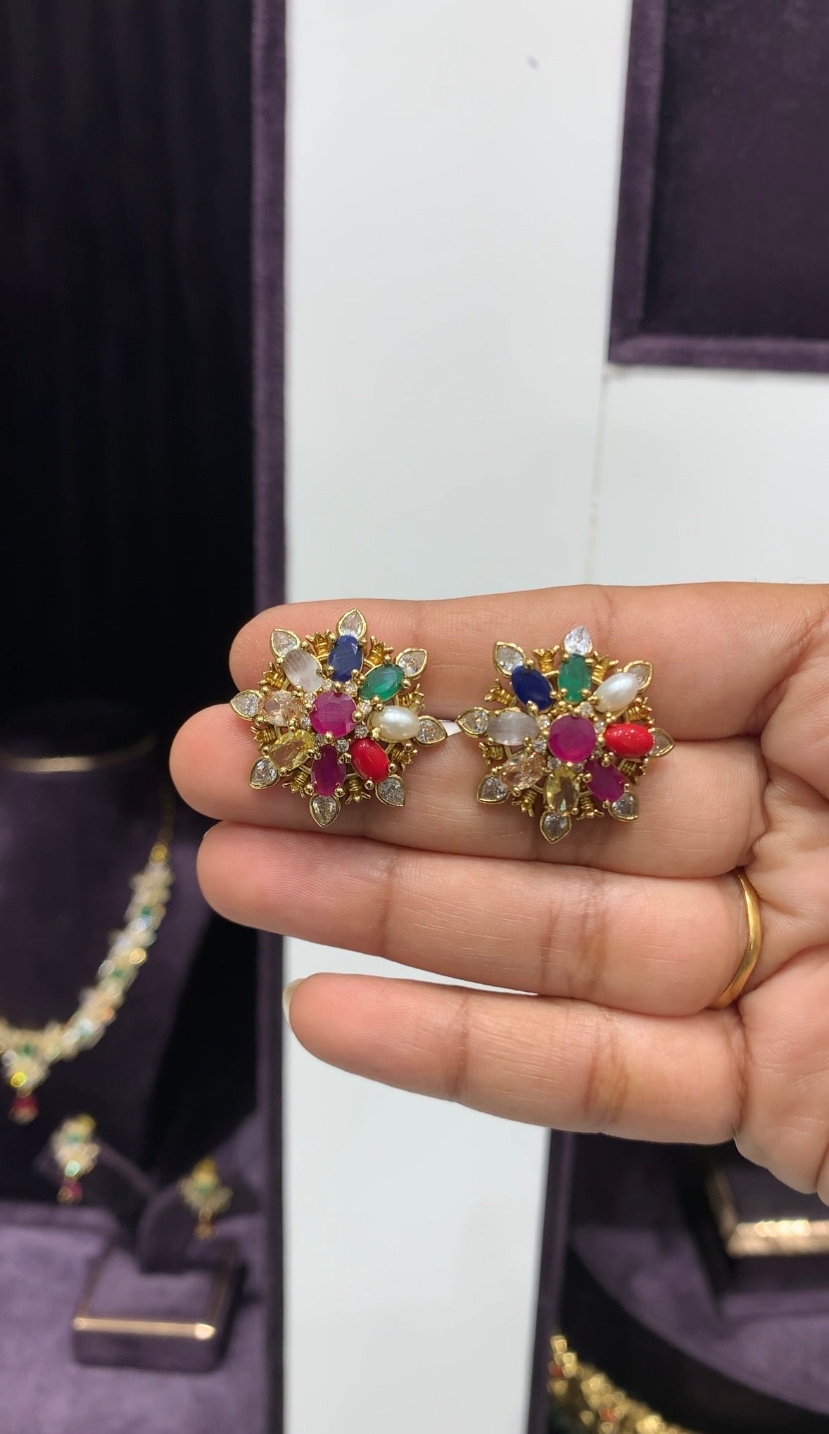 Navarathna Studs