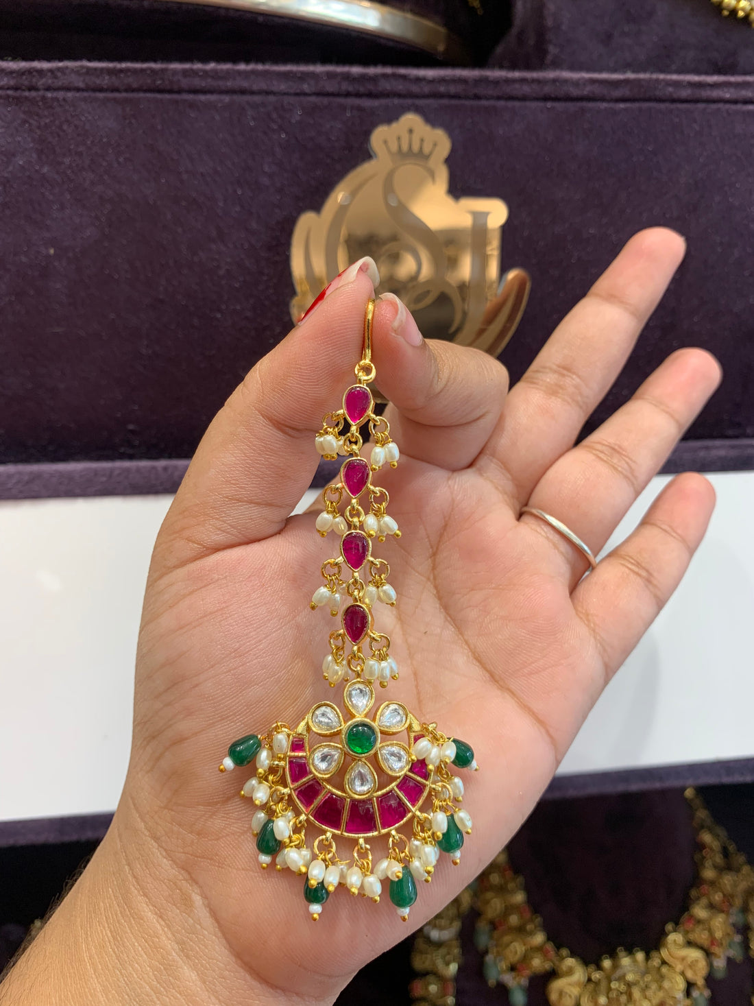 Beautiful tikka with premium jadav stone