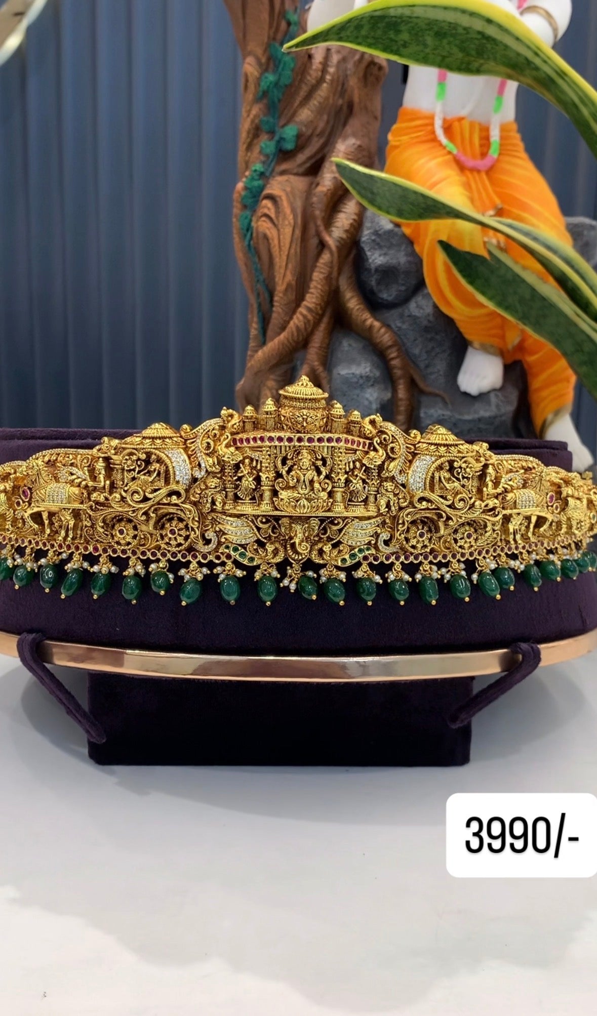 Beautiful traditional vaddanam