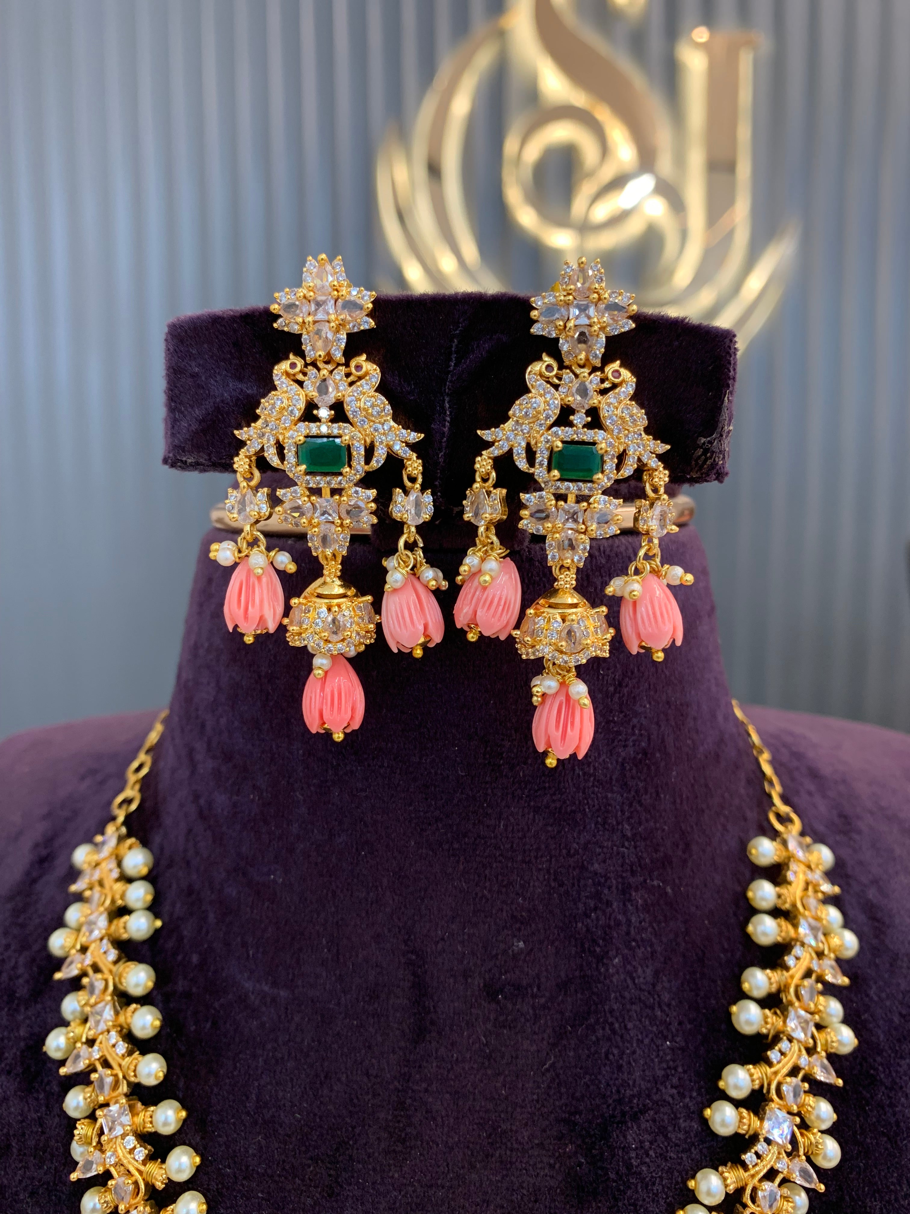 Beautiful neckset