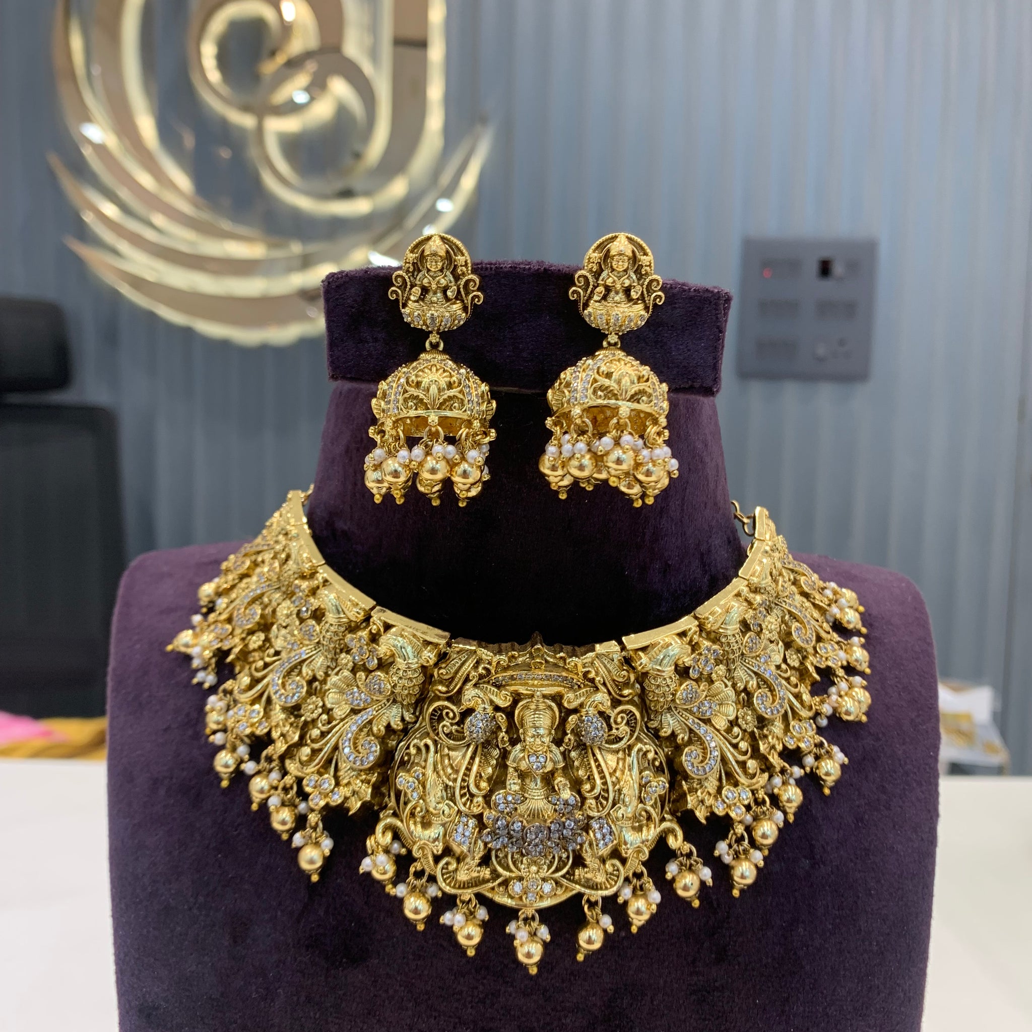 Beautiful 3D chocker