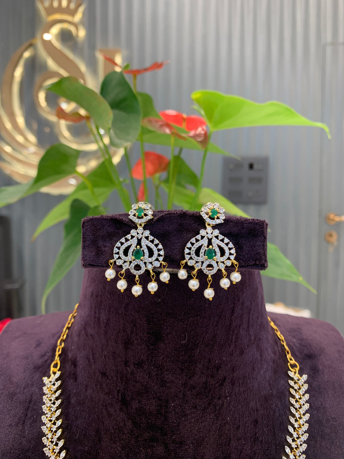 Beautiful GJ necklace