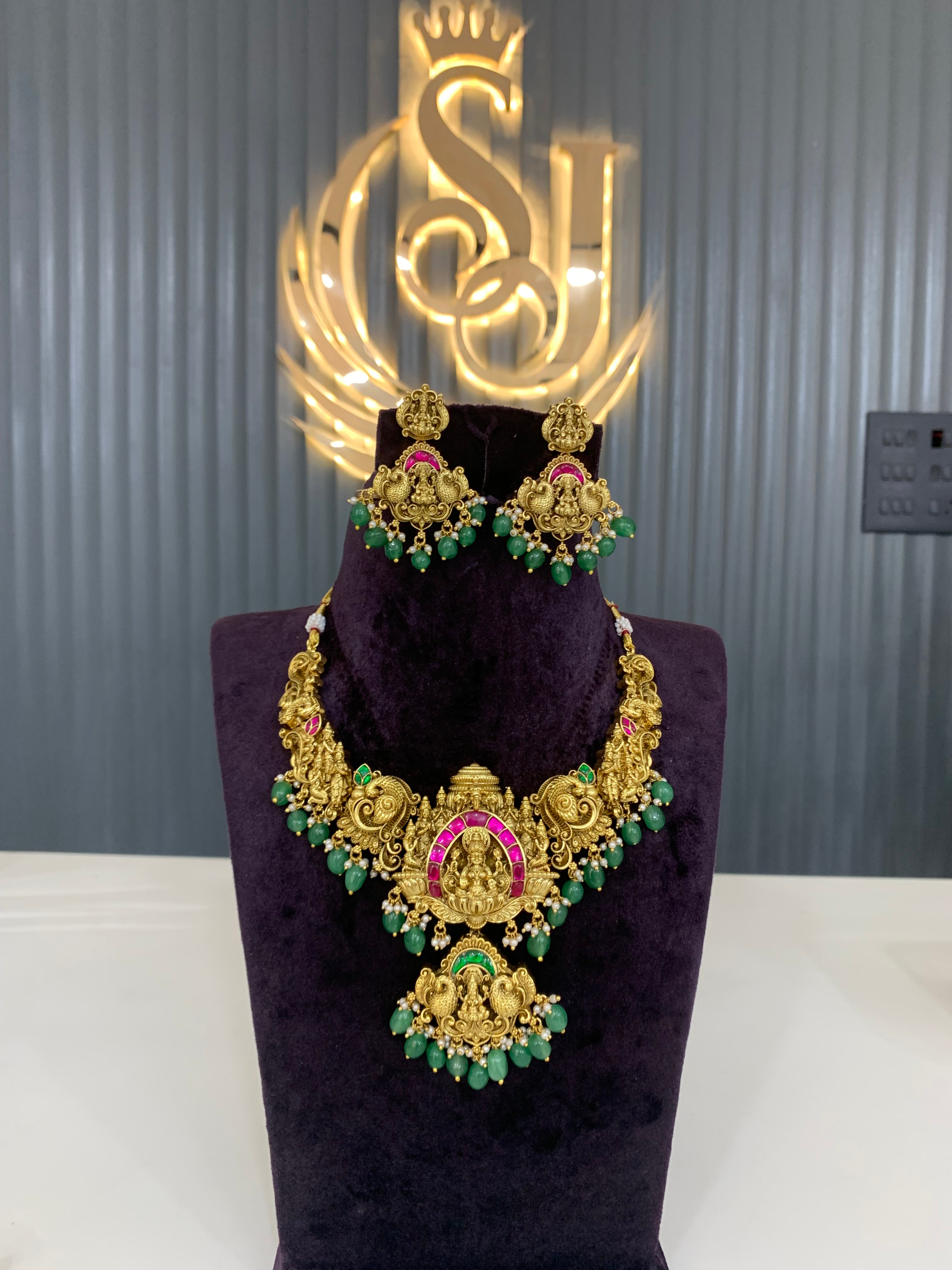 Premium jadav stone 3D necklace