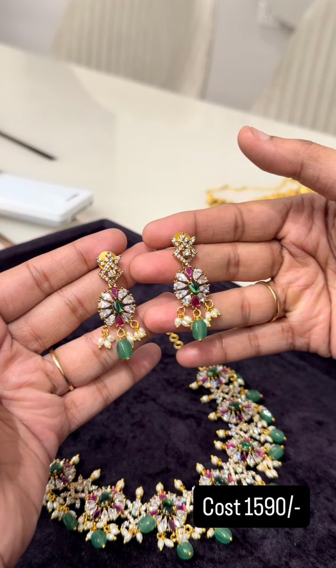 Beautiful party wear necklace