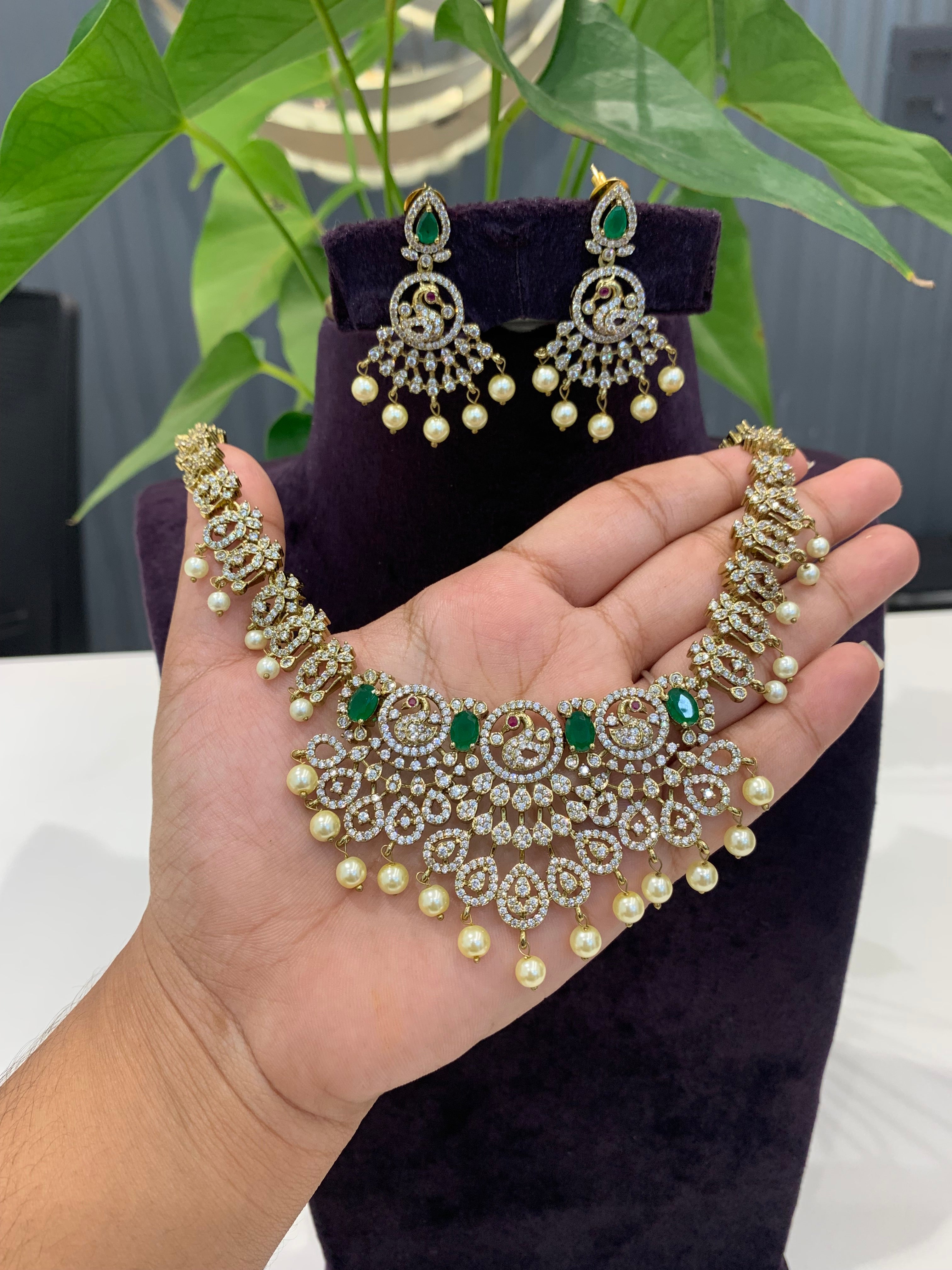 Beautiful mehandhi polish necklace