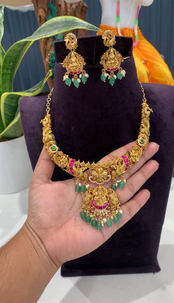 Beautiful Nakshi jadav short necklace