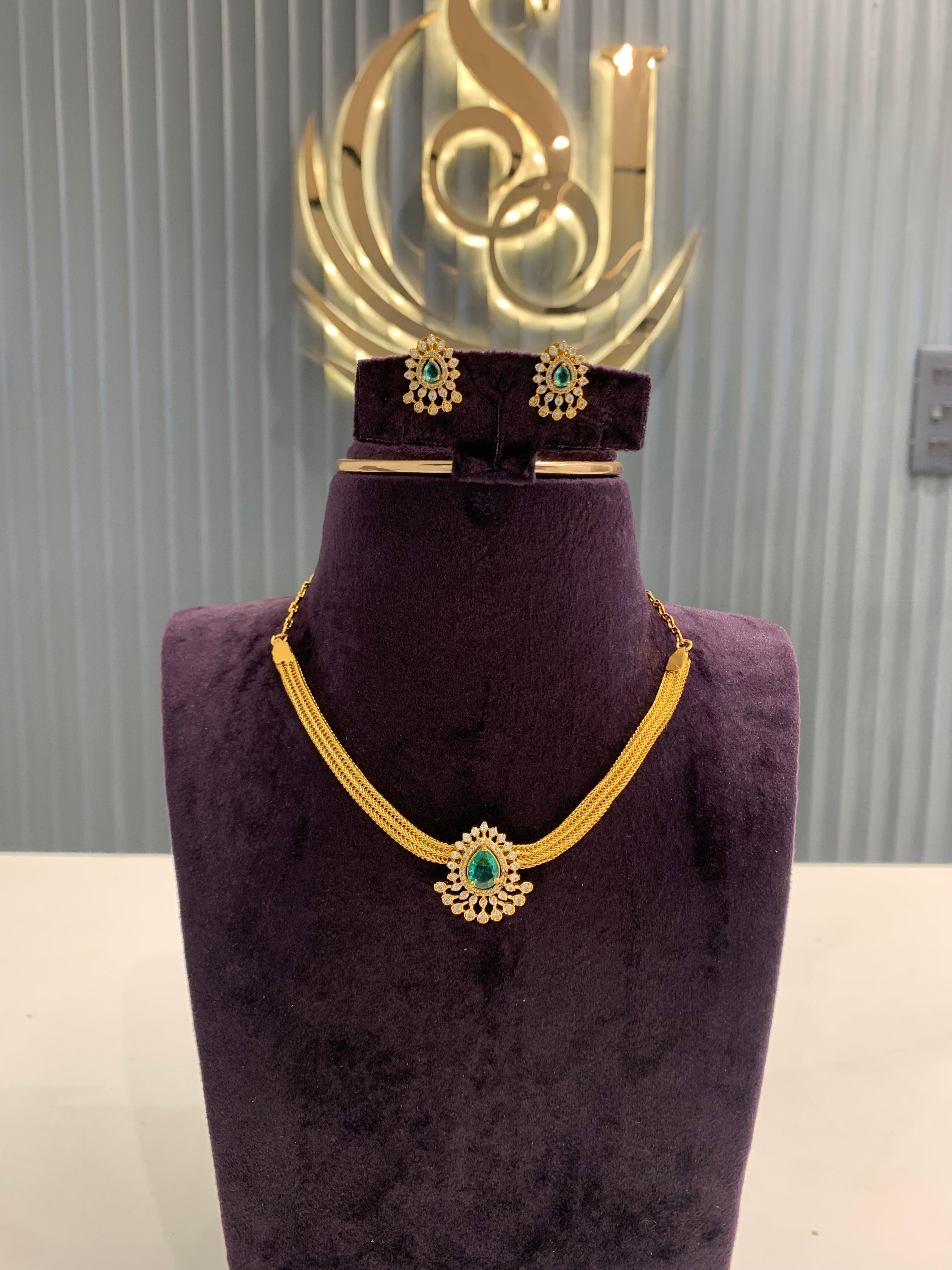 Beautiful mini chocker set