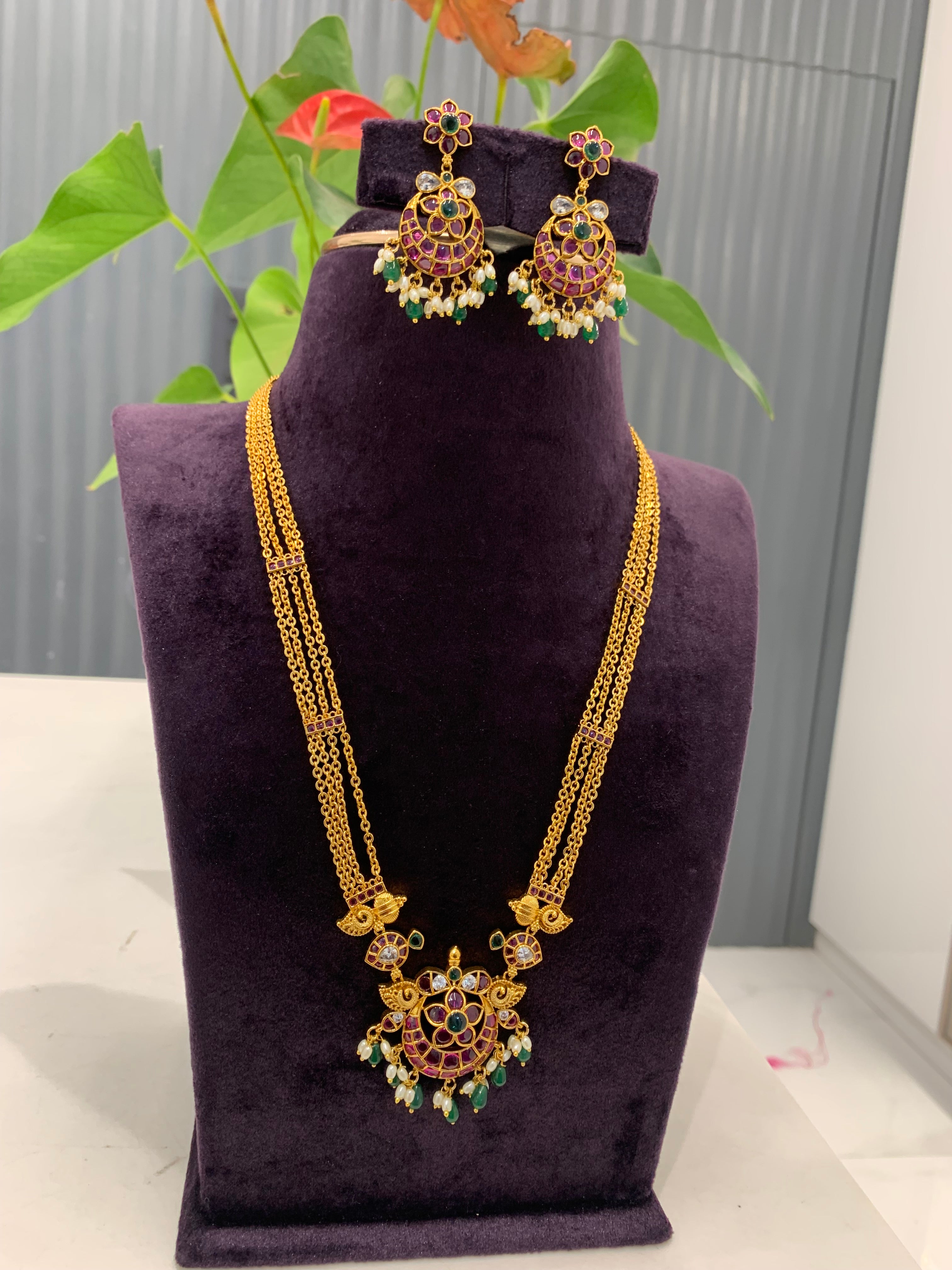 Beautiful Pota Stone Pendent set with Chandraharam