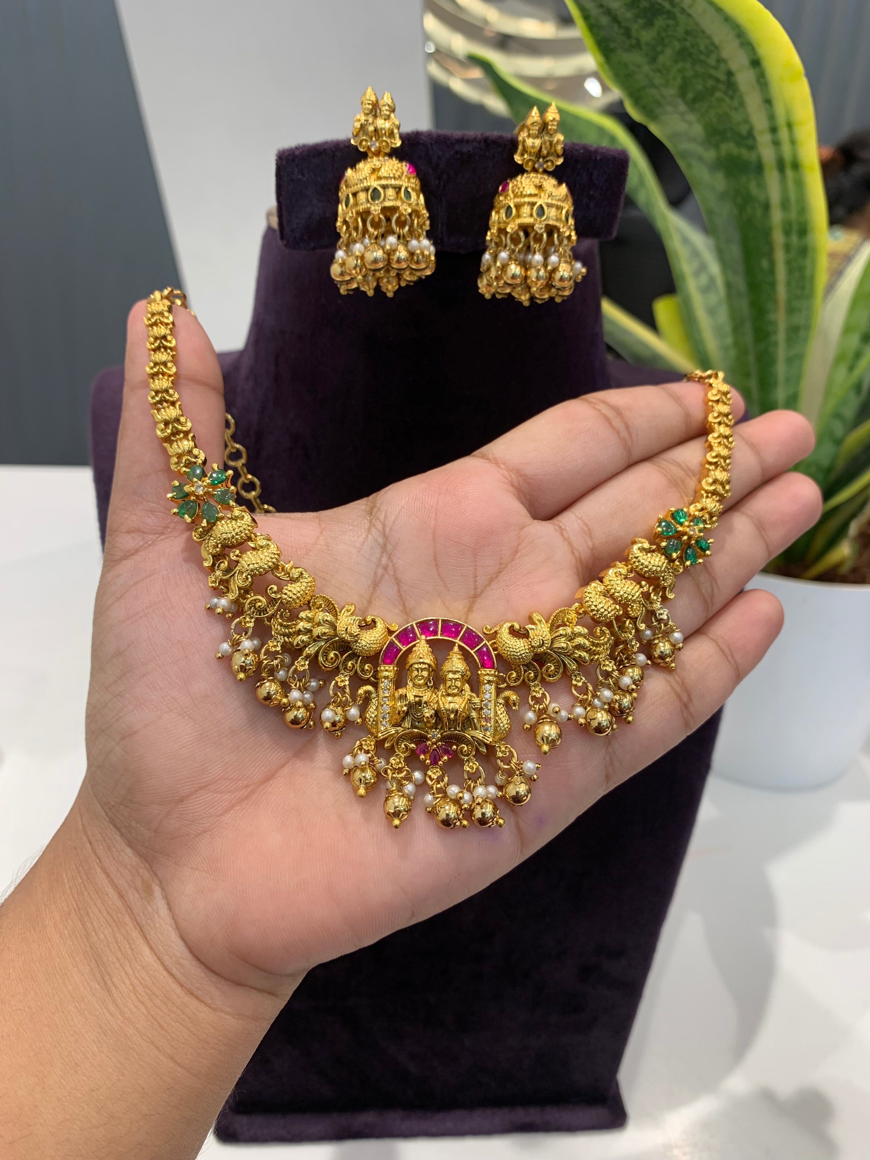 Beautiful jadav necklace