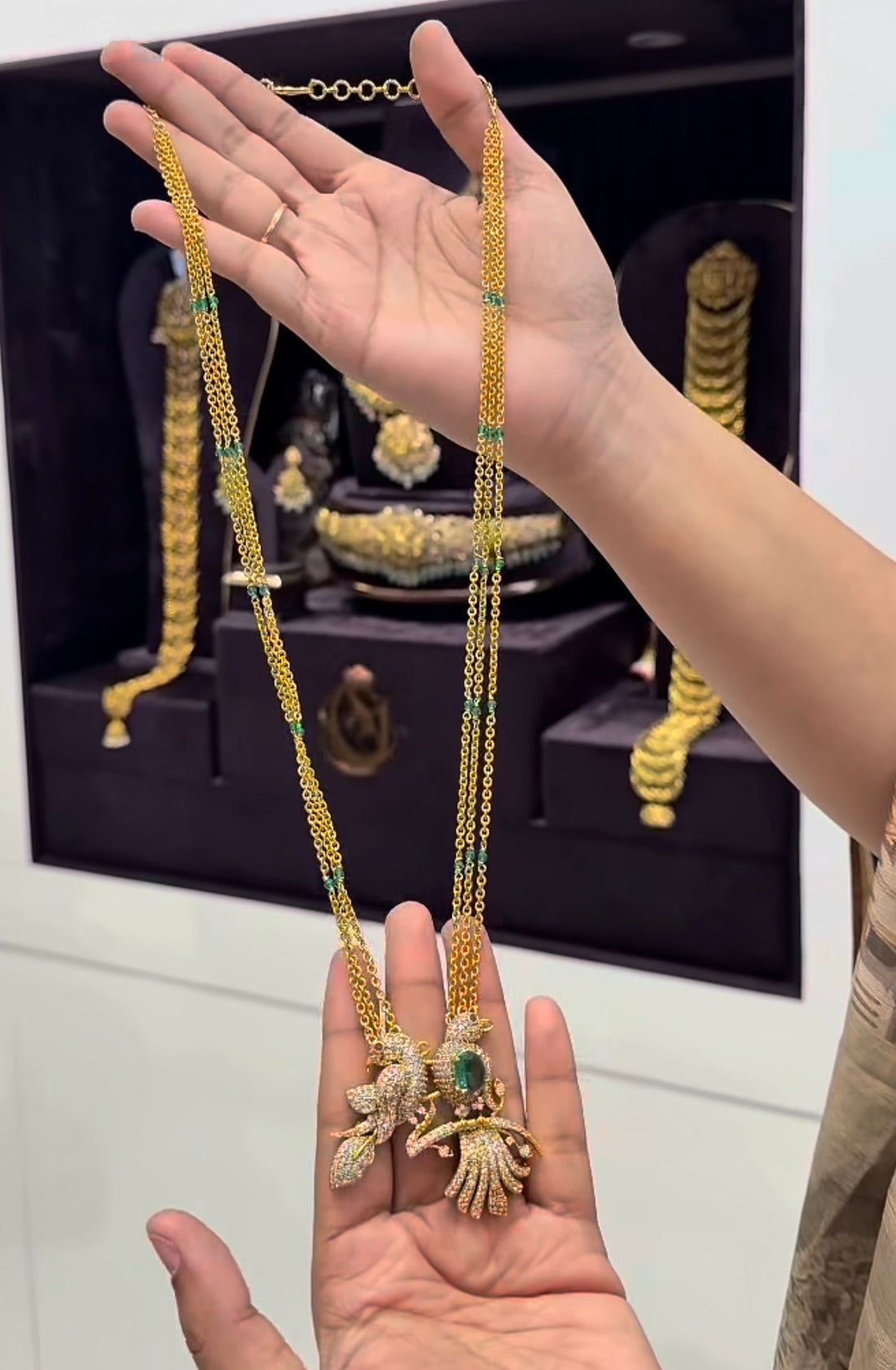 Beautiful Double Parrot locket with 3step Chandraharam Chain (24Inches)
