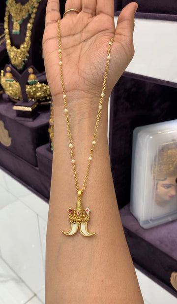 Beautiful balaji pendant with chandraharam set