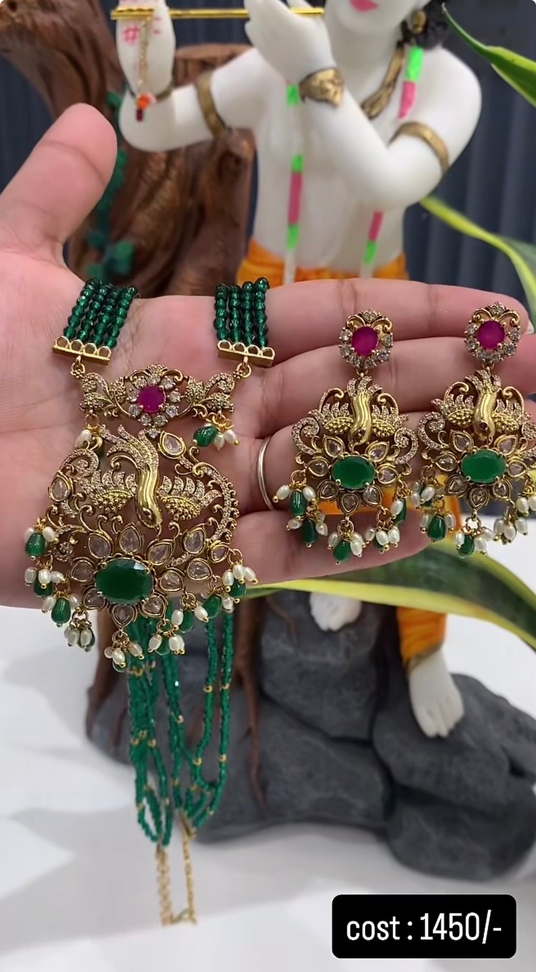 Beautiful green crystal beads chain