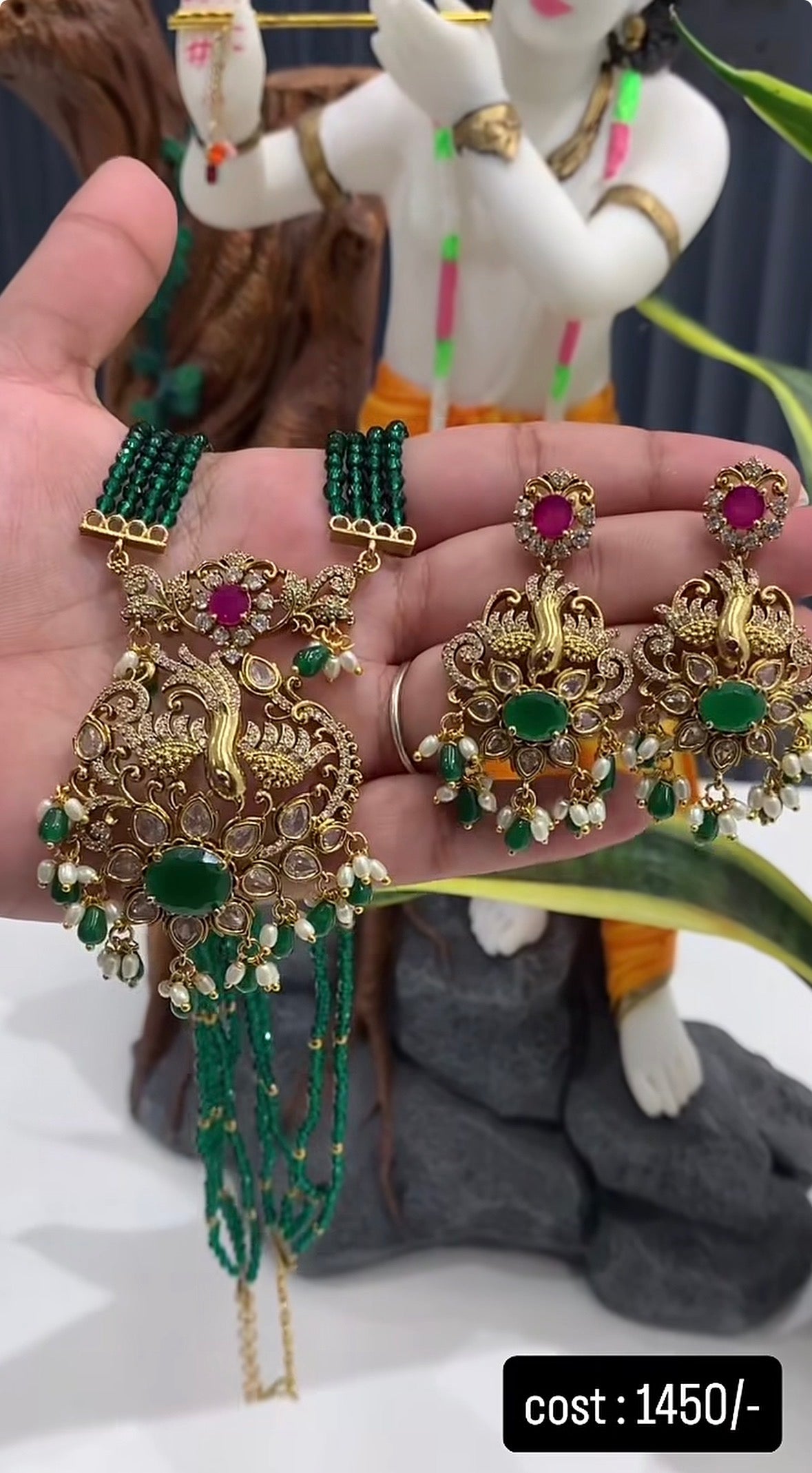 Beautiful green crystal beads chain
