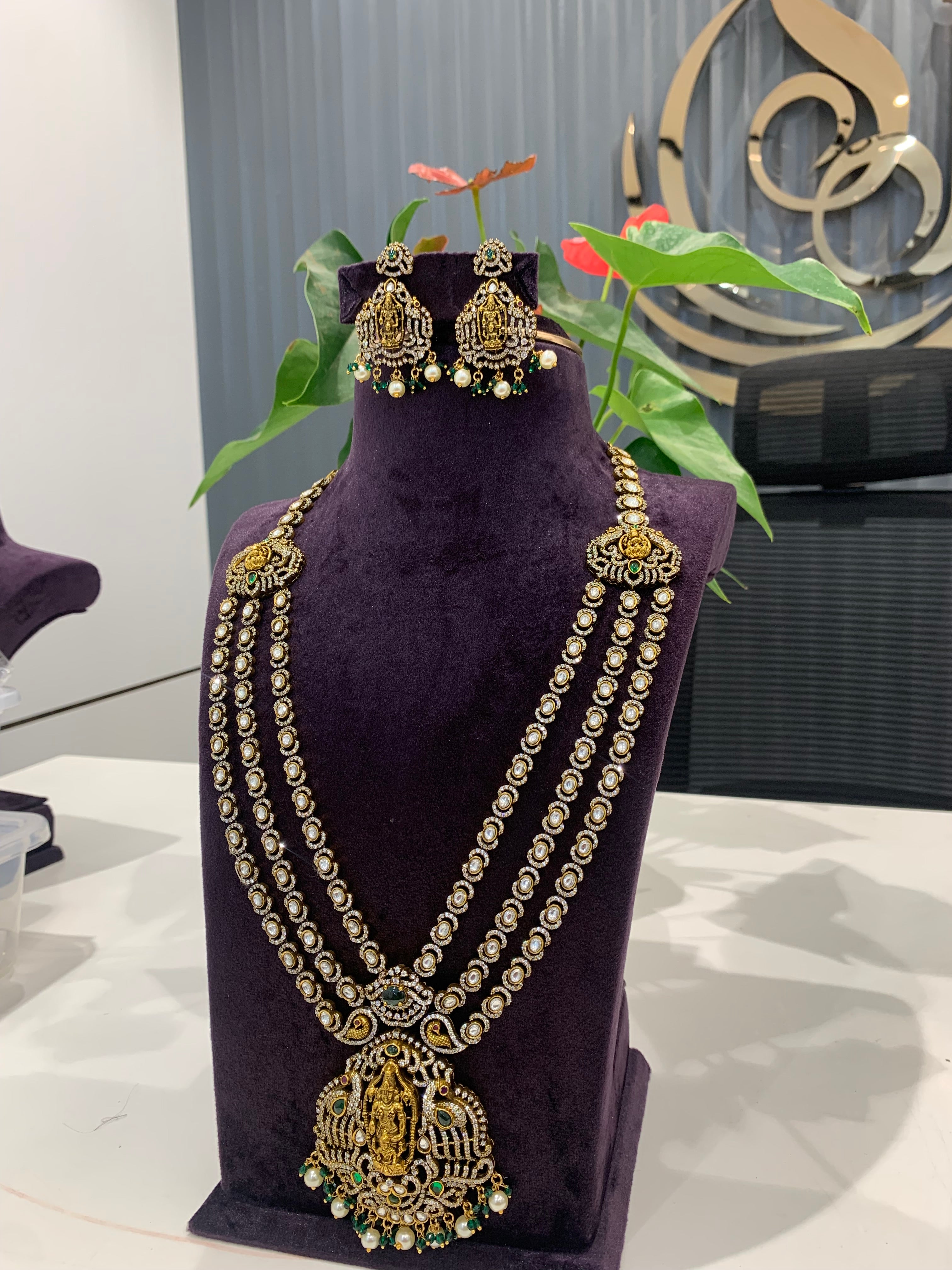 Beautiful traditional customised long haram mehandhi polish