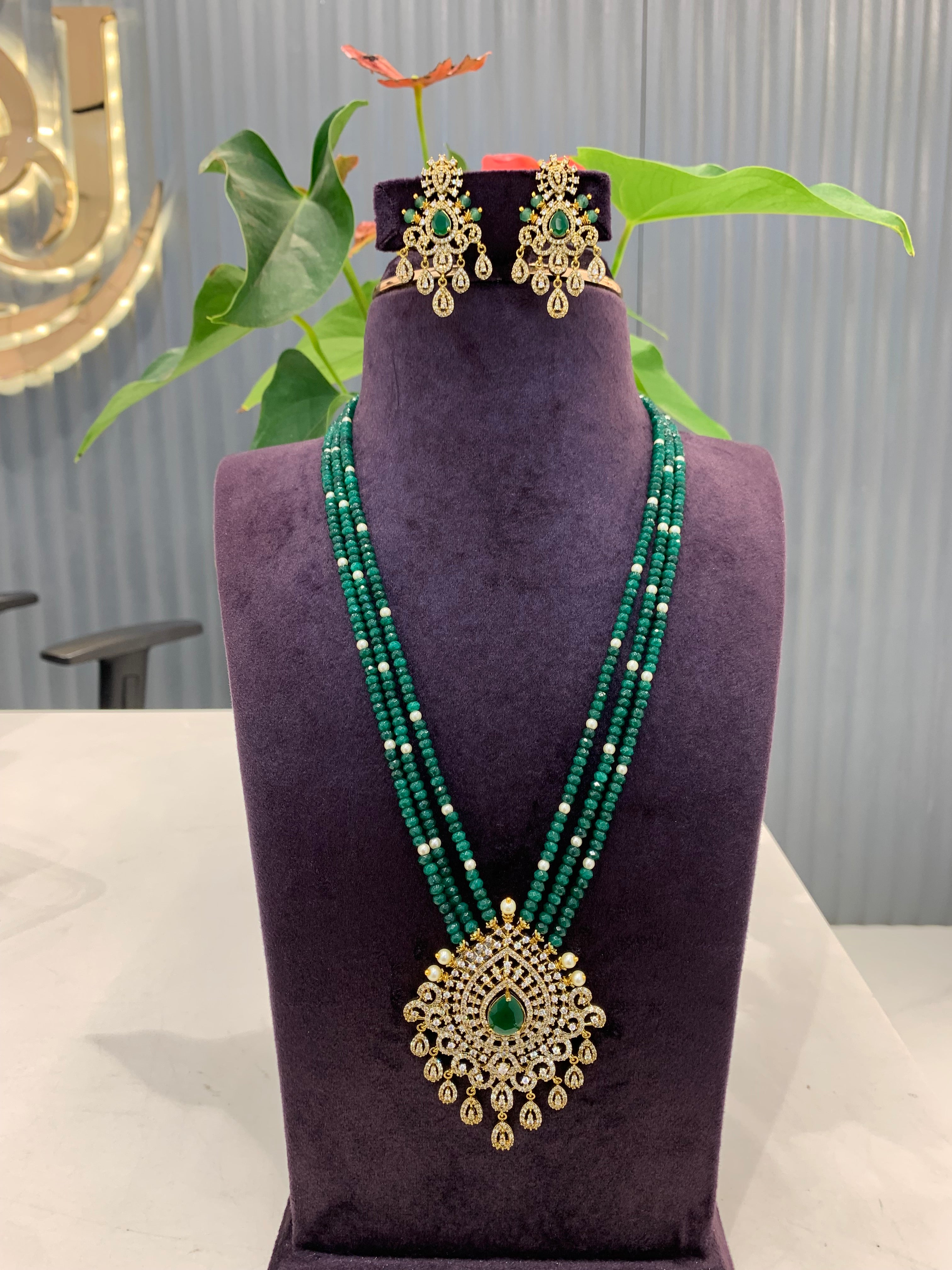Beautiful Pendent set with 3 line Green beads Danda
