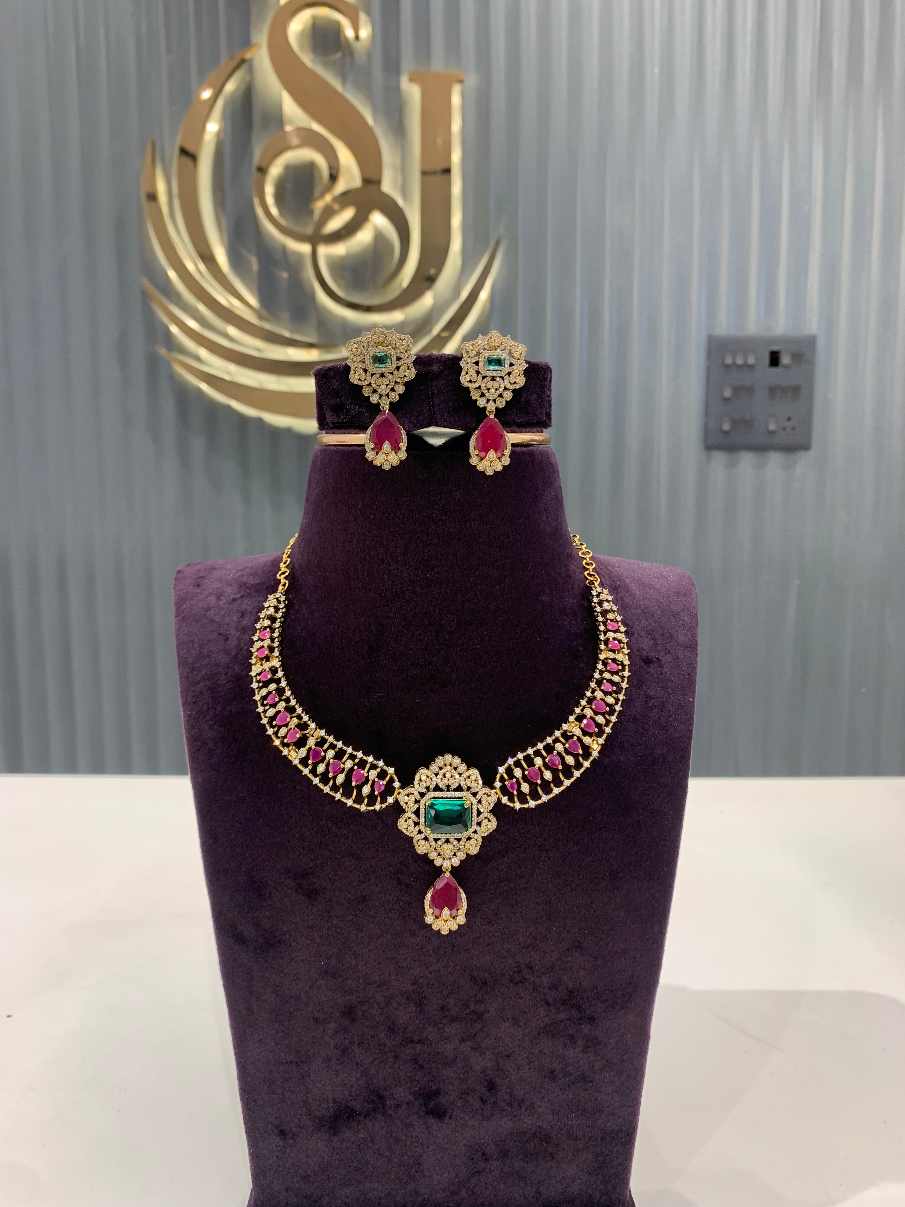 Beautiful trendy Kanti style necklace