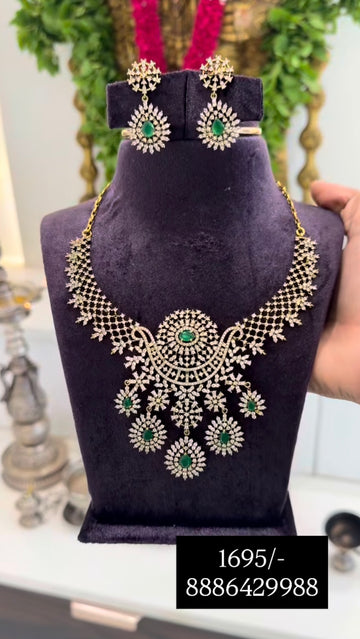 Beautiful Victoria polish necklace