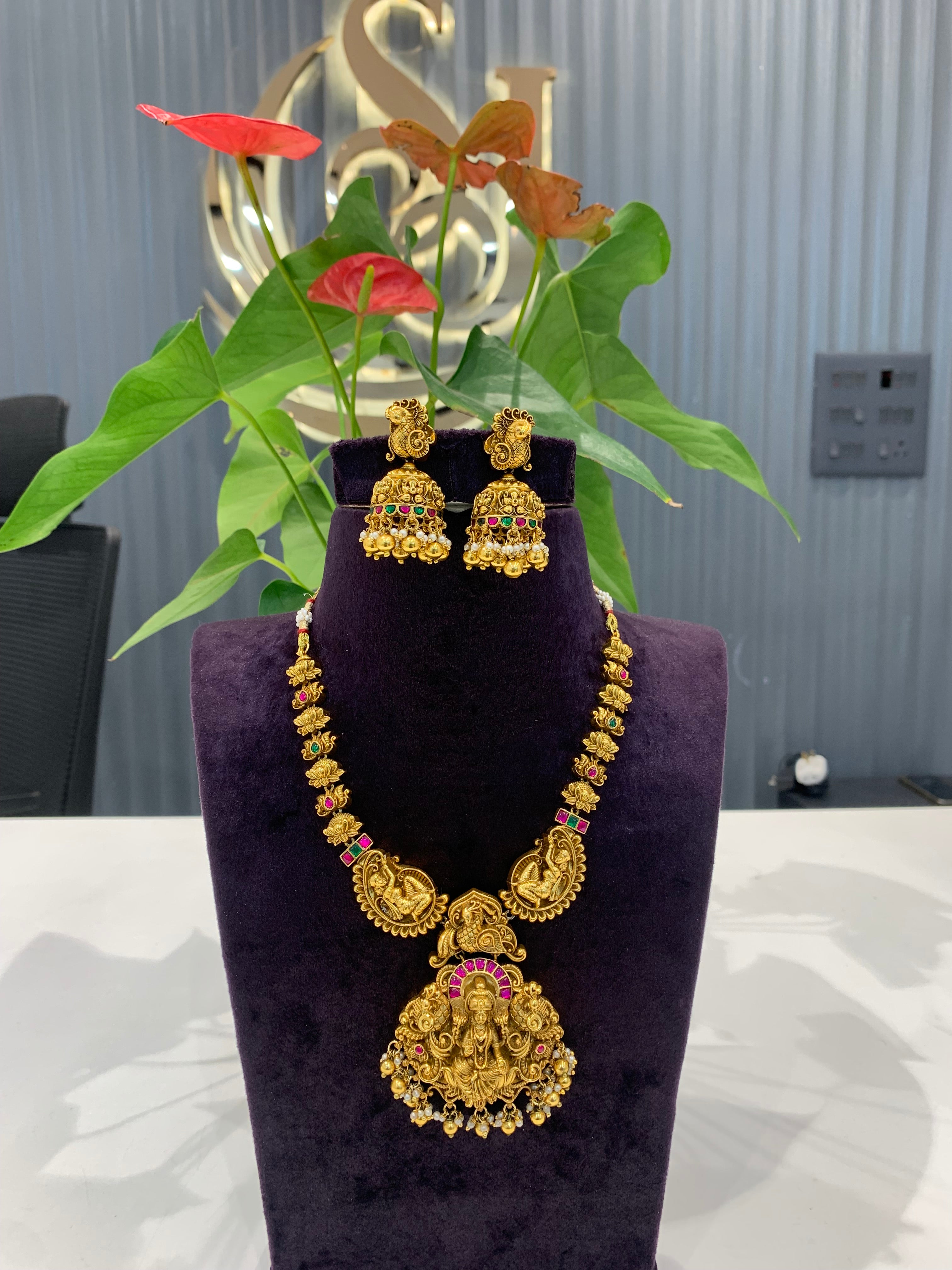 Beautiful 3D jadav stone mini haram