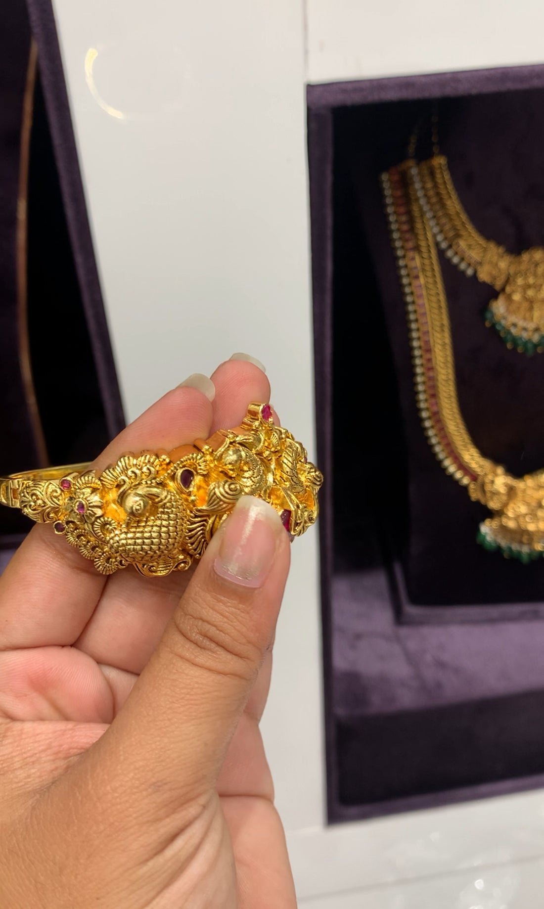 Beautiful nakshi 3D heavy kada openable suitable for 2.6 2.8 sizes