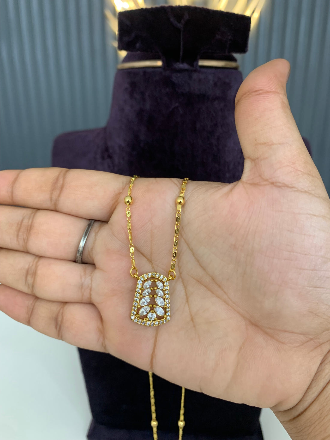 Beautiful chain set