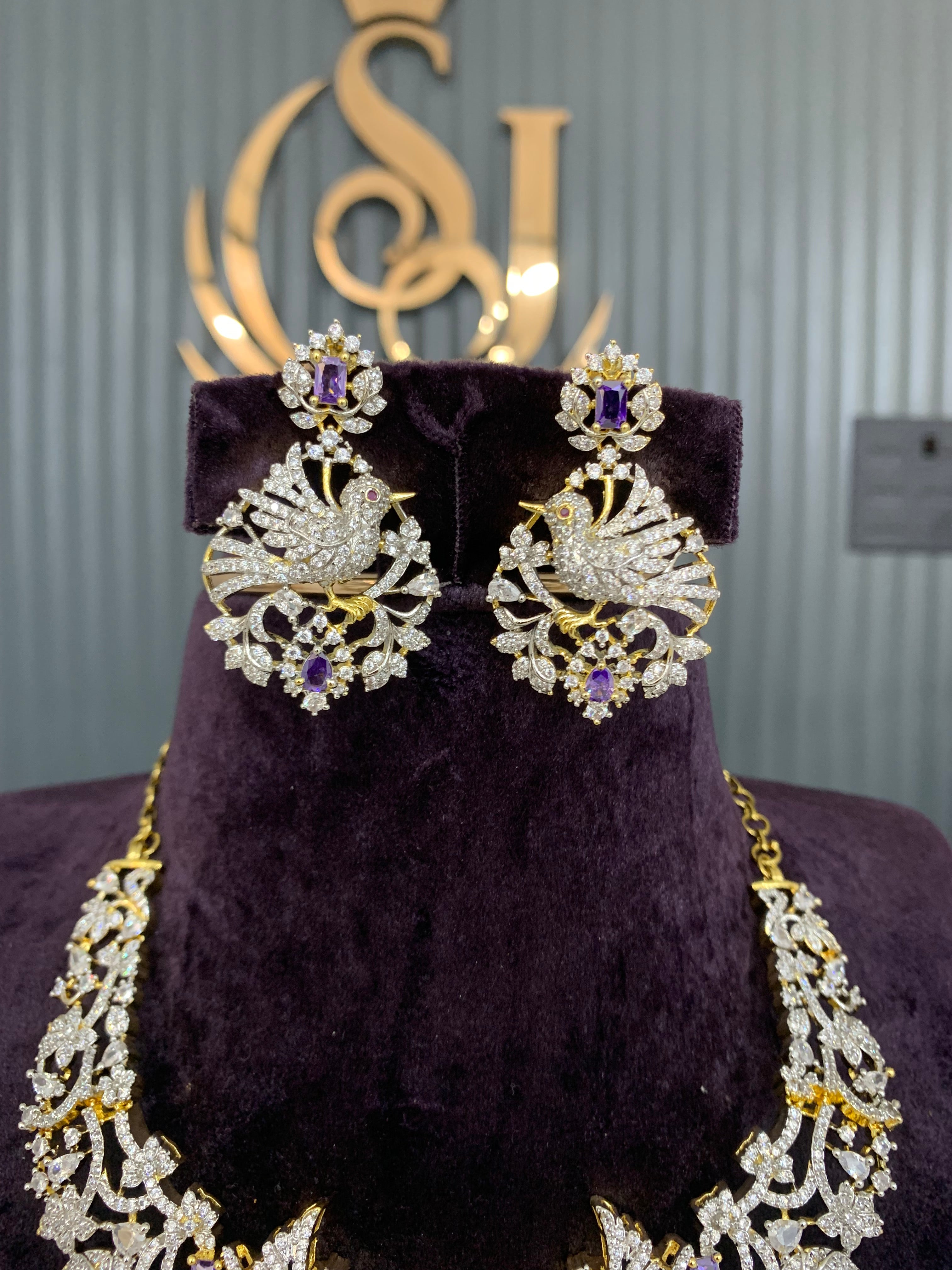 Beautiful GJ necklace