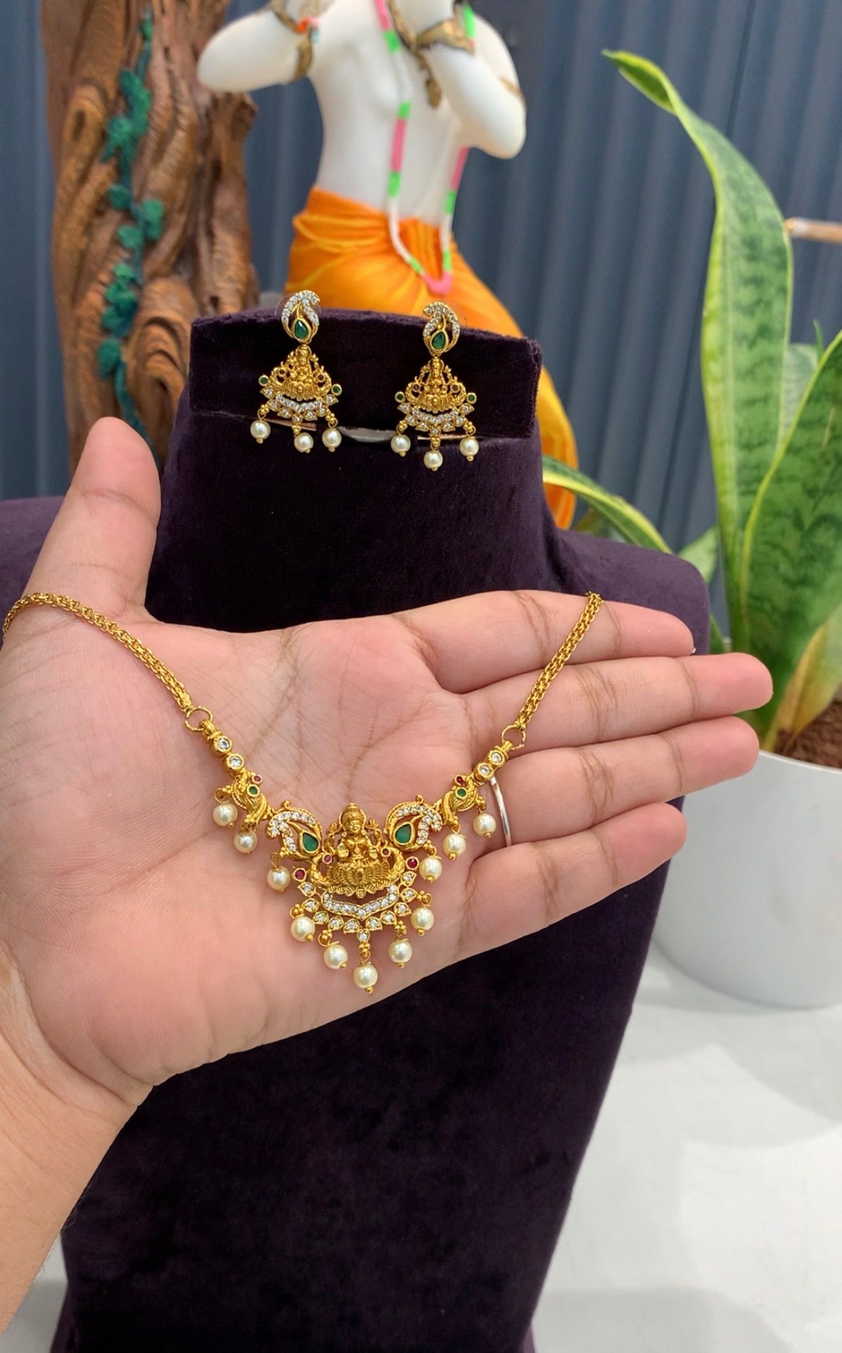 Beautiful simple necklace