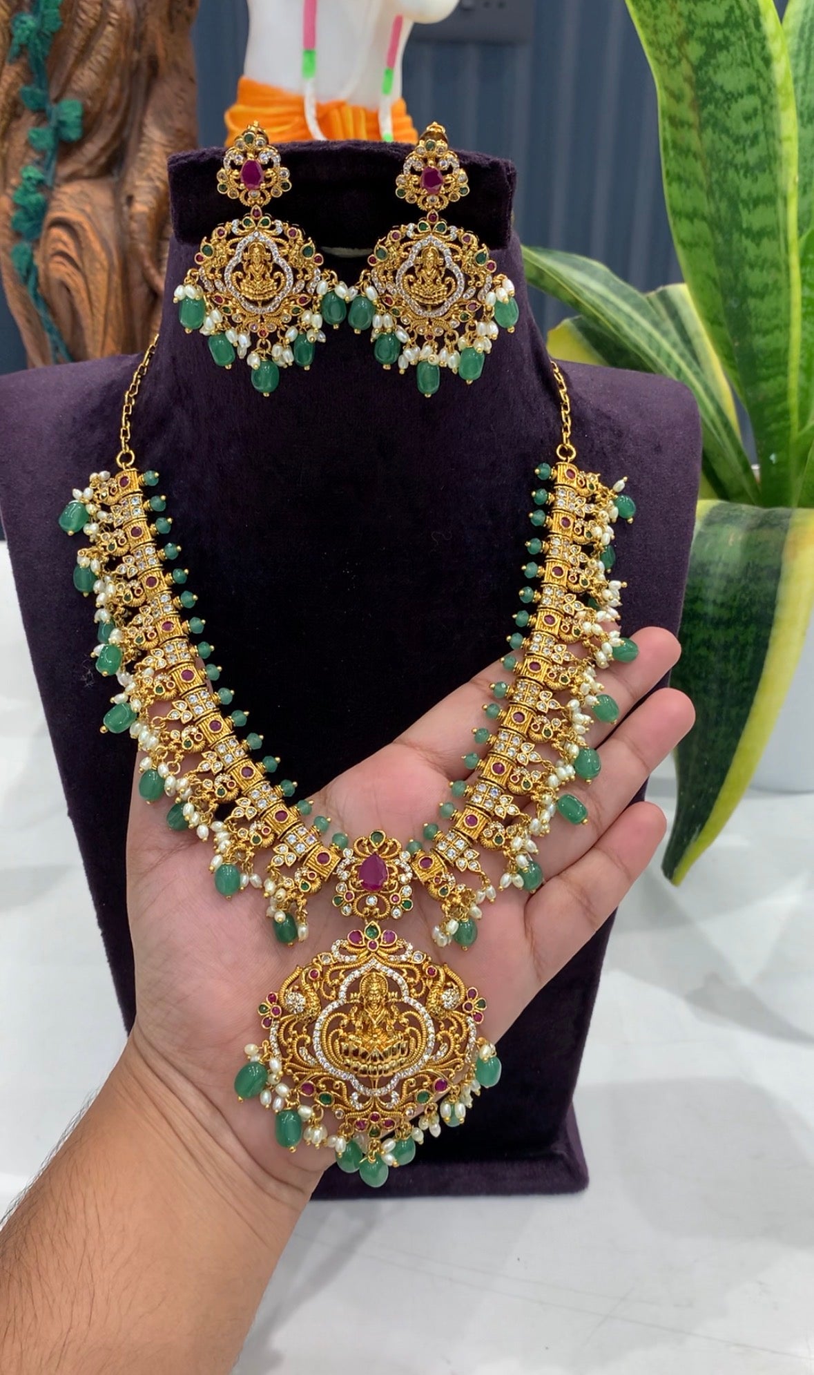 Beautiful customised short necklace