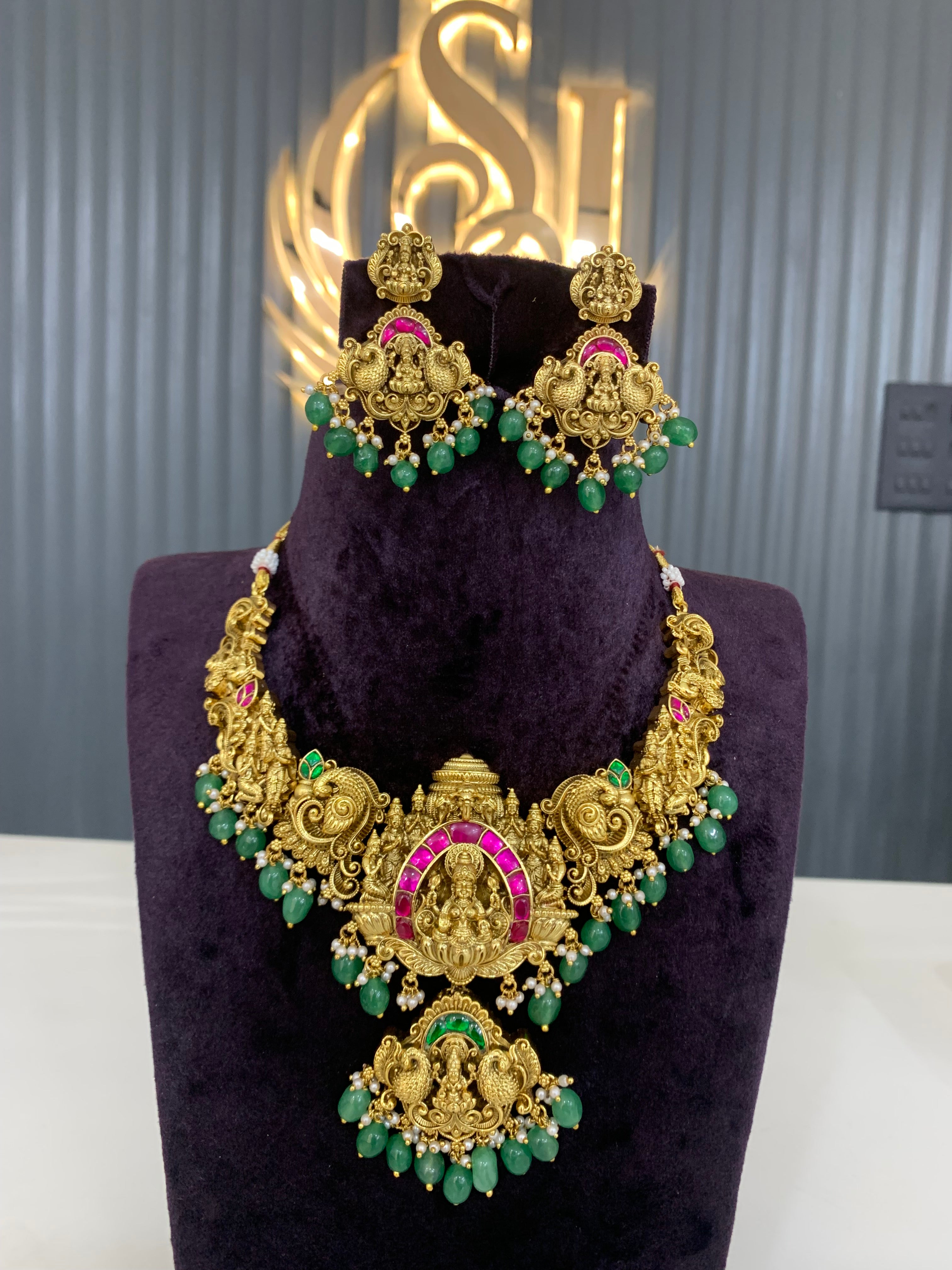 Premium jadav stone 3D necklace