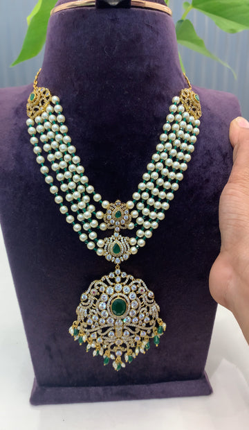 Beautiful beads set