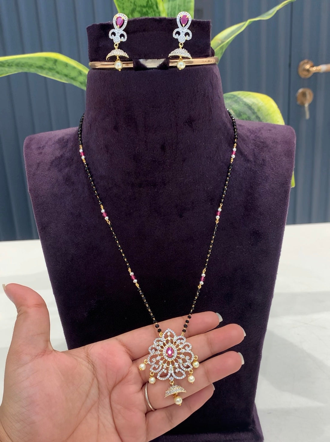 Beautiful GJ locket With Blackbeads (18inches)
