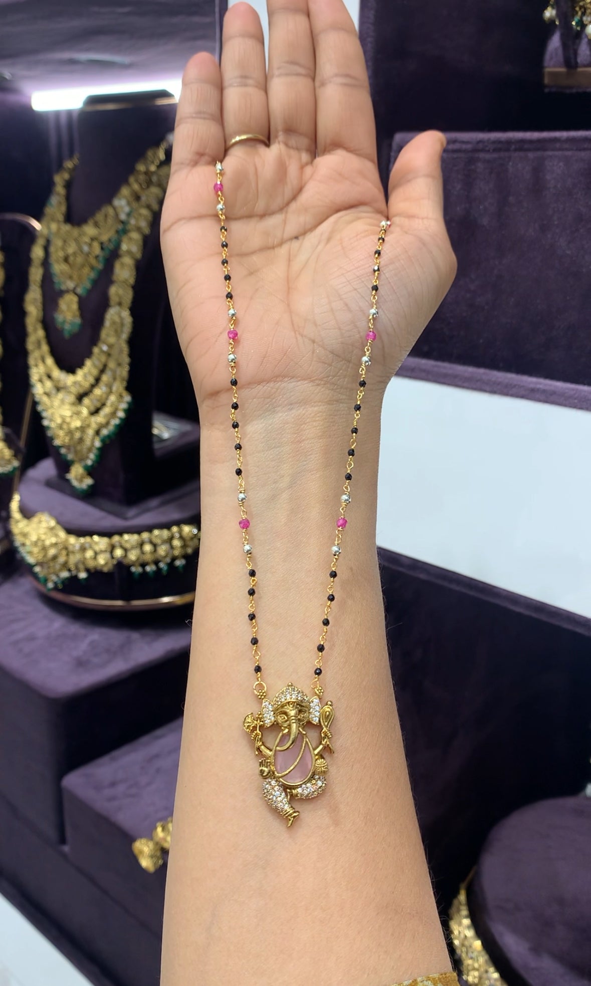 Beautiful blackbeads 18 inchs