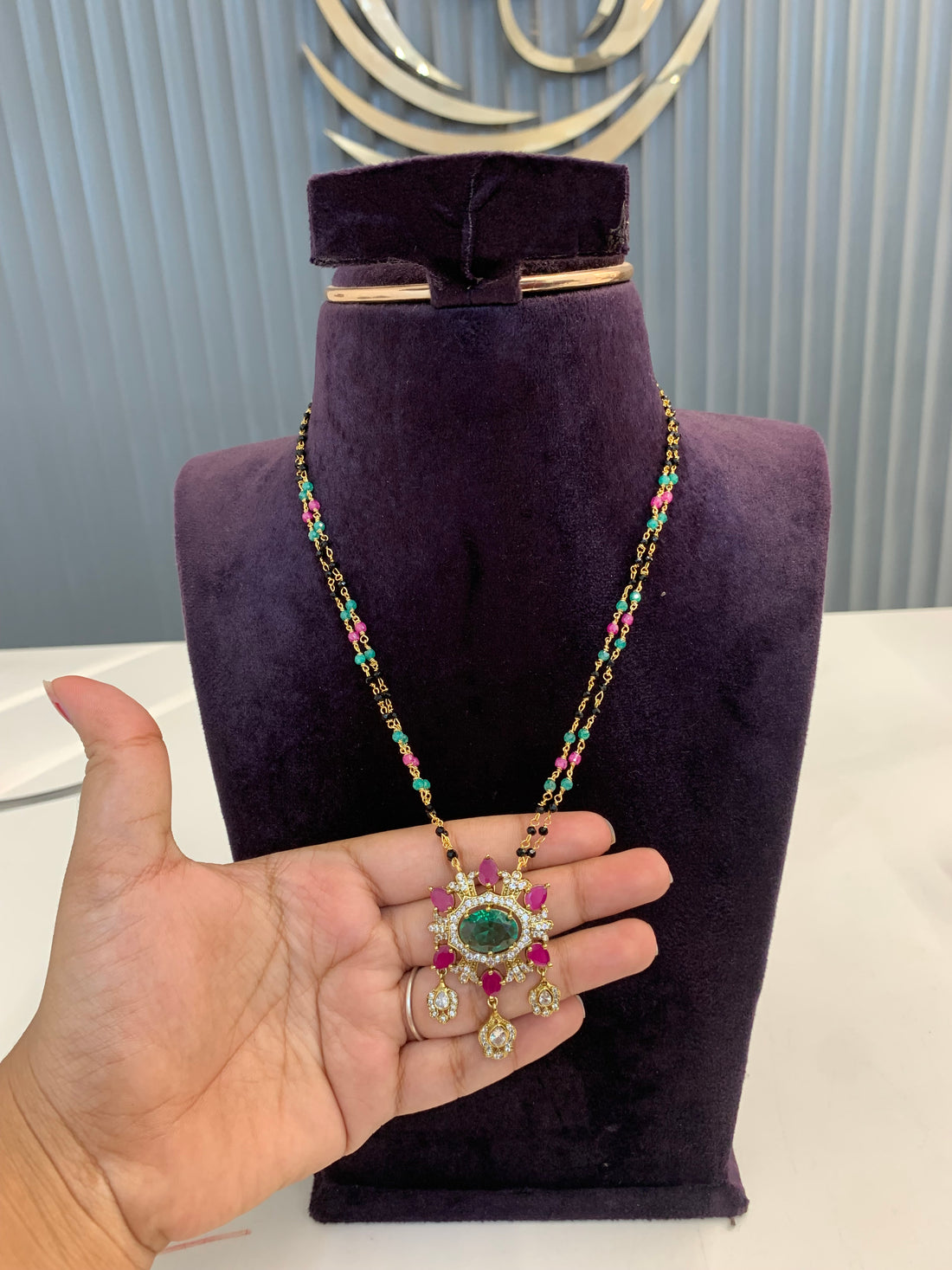 Premium pendent with 2 line black   Beads